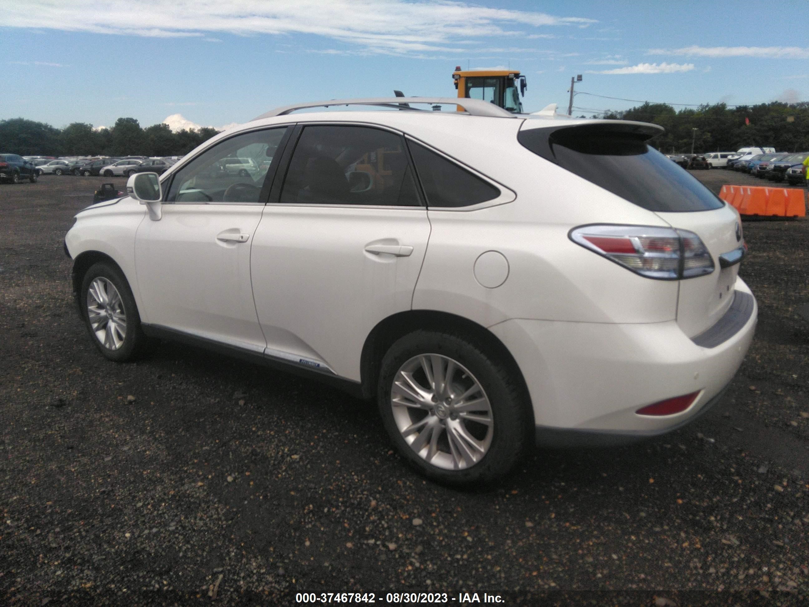 Photo 2 VIN: JTJBC1BA8C2432546 - LEXUS RX 