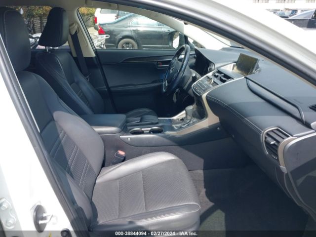 Photo 4 VIN: JTJBJRBZ3G2032992 - LEXUS NX 300H 