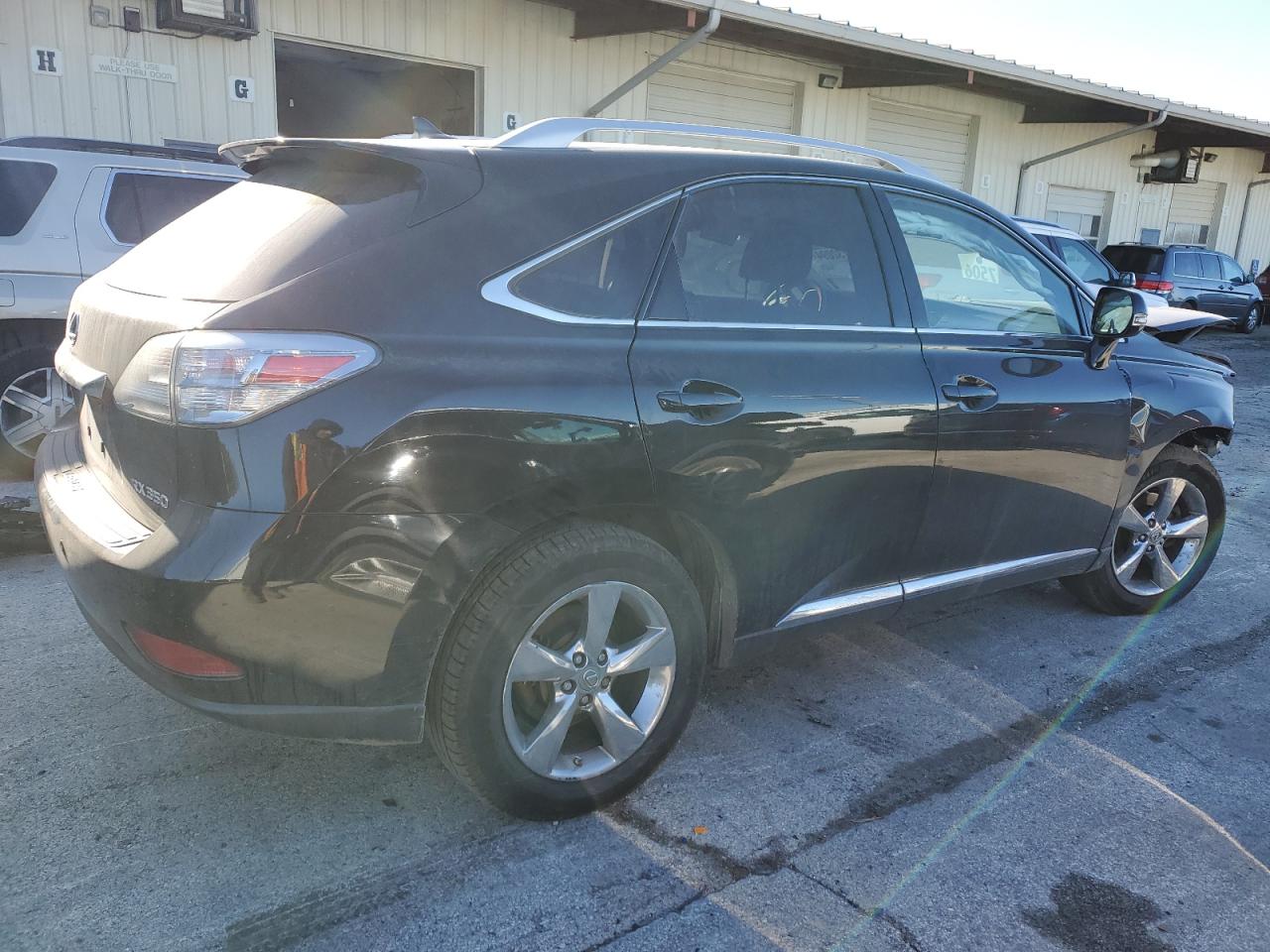 Photo 2 VIN: JTJBK1BA0B2016959 - LEXUS RX 