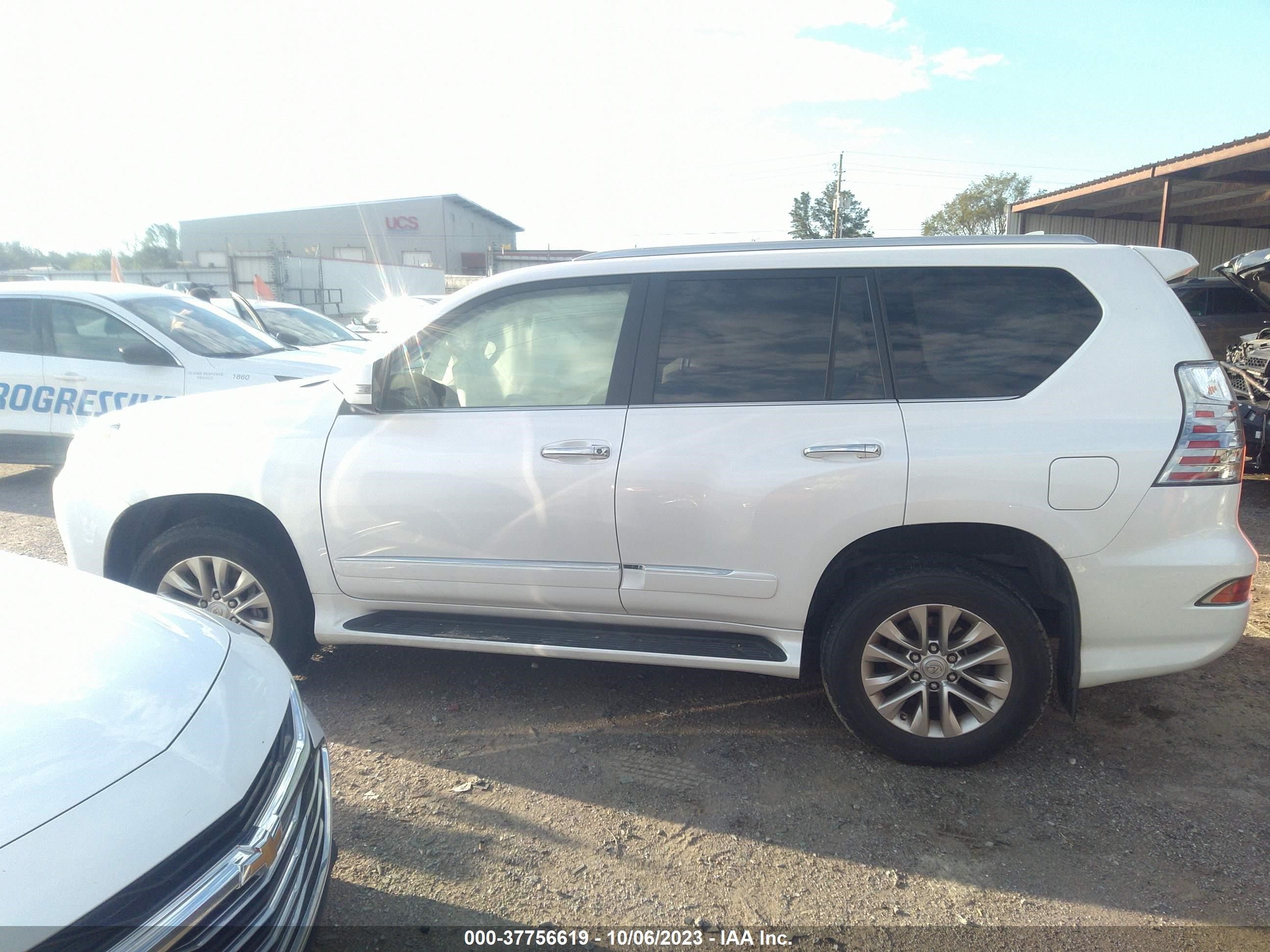 Photo 13 VIN: JTJBM7FX0H5176763 - LEXUS GX 