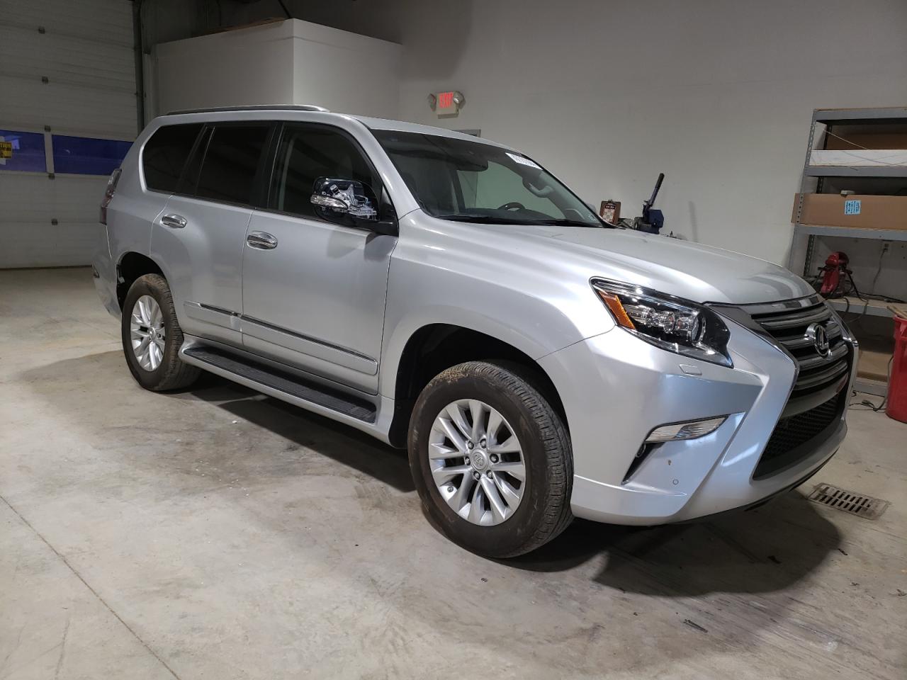 Photo 3 VIN: JTJBM7FX0J5199661 - LEXUS GX 