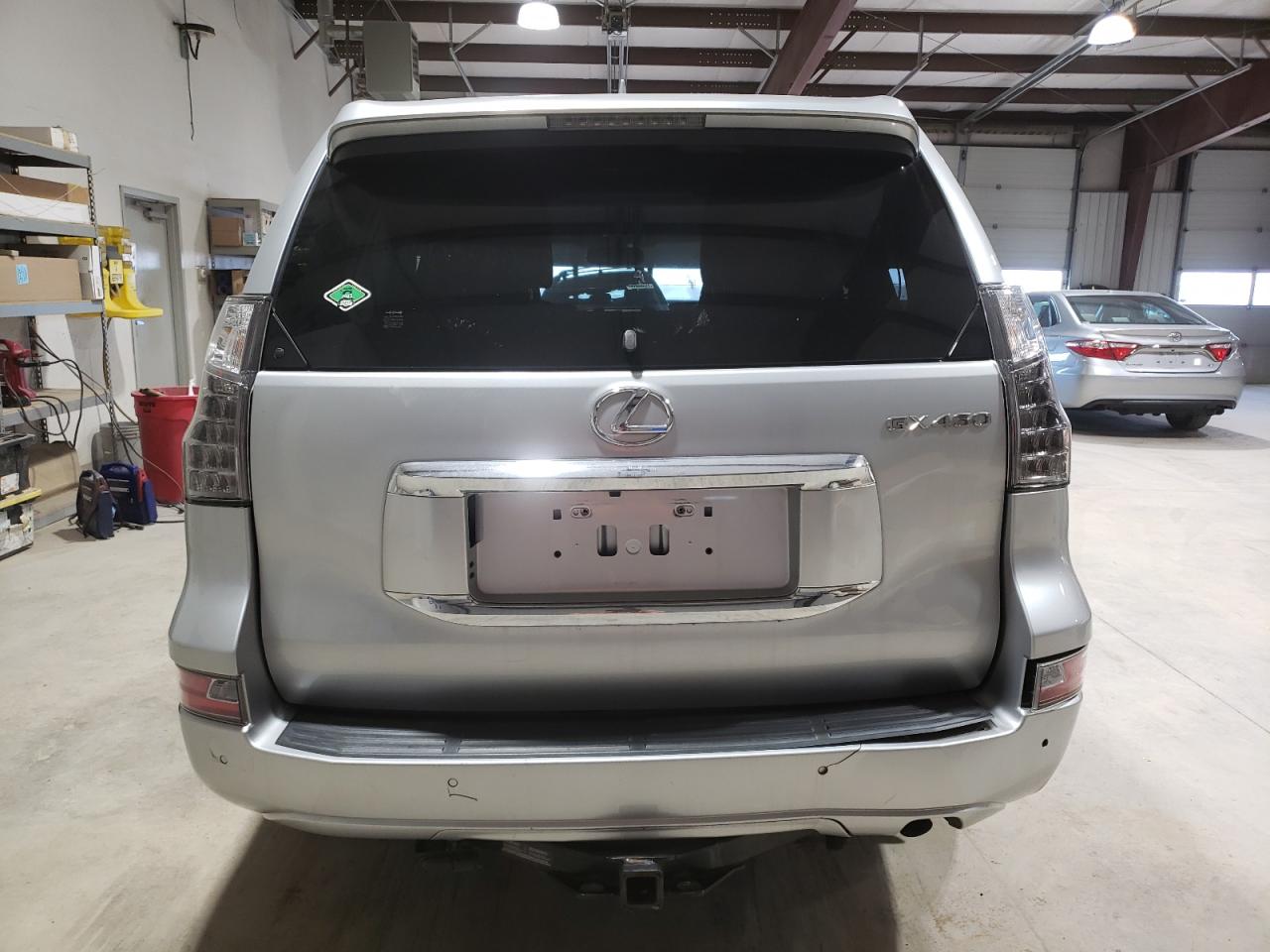 Photo 5 VIN: JTJBM7FX0J5199661 - LEXUS GX 