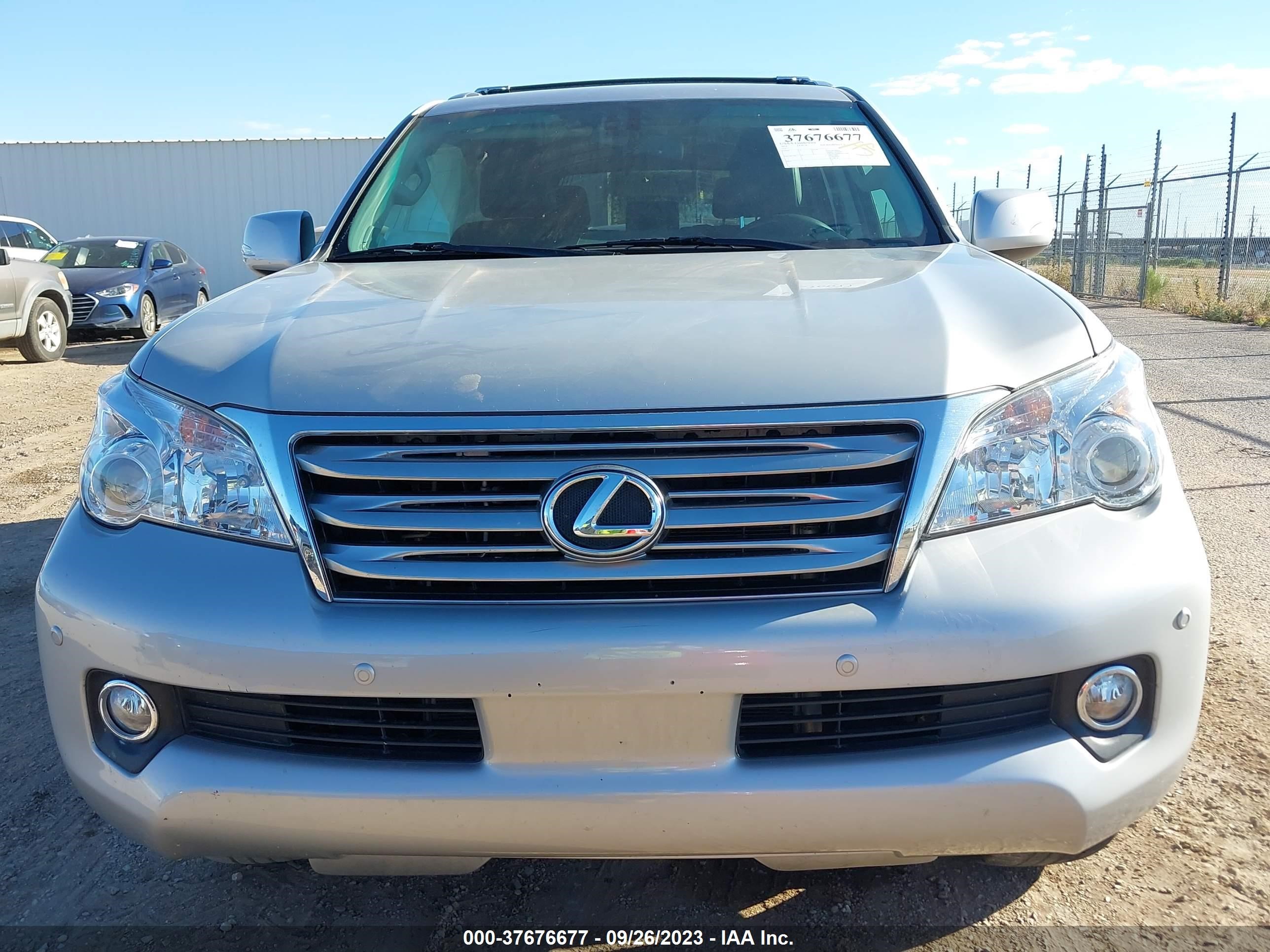 Photo 11 VIN: JTJBM7FX2B5029948 - LEXUS GX 