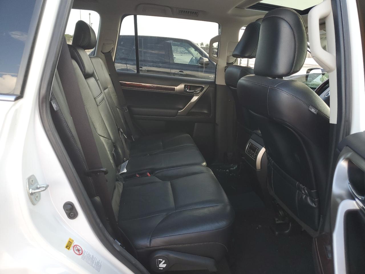 Photo 10 VIN: JTJBM7FX2J5182201 - LEXUS GX 