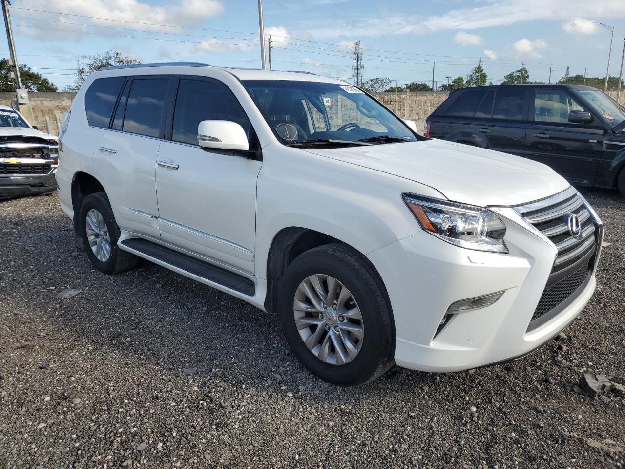 Photo 3 VIN: JTJBM7FX2J5182201 - LEXUS GX 