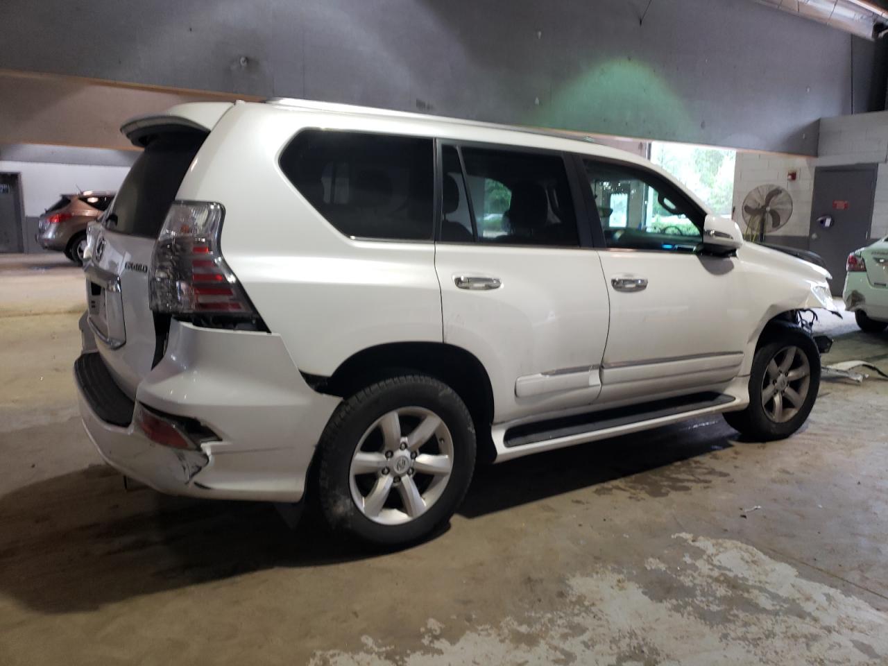 Photo 2 VIN: JTJBM7FX3H5178958 - LEXUS GX 