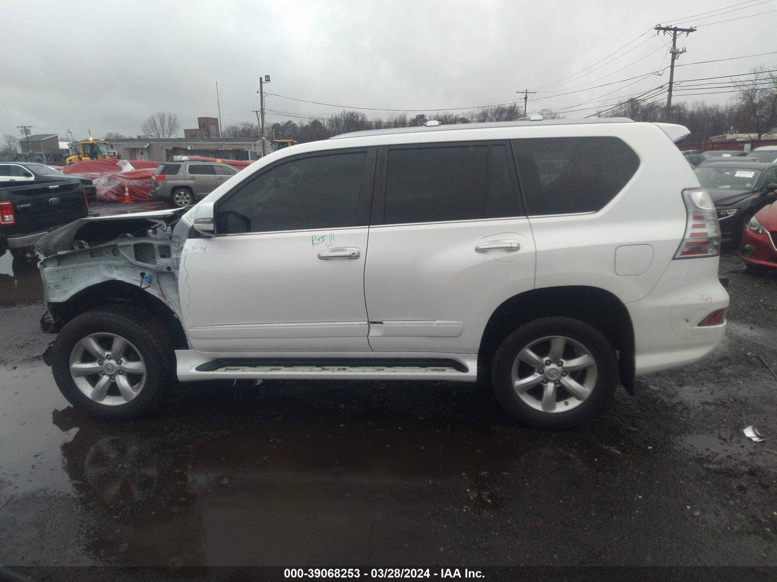 Photo 13 VIN: JTJBM7FX3J5184300 - LEXUS NULL 