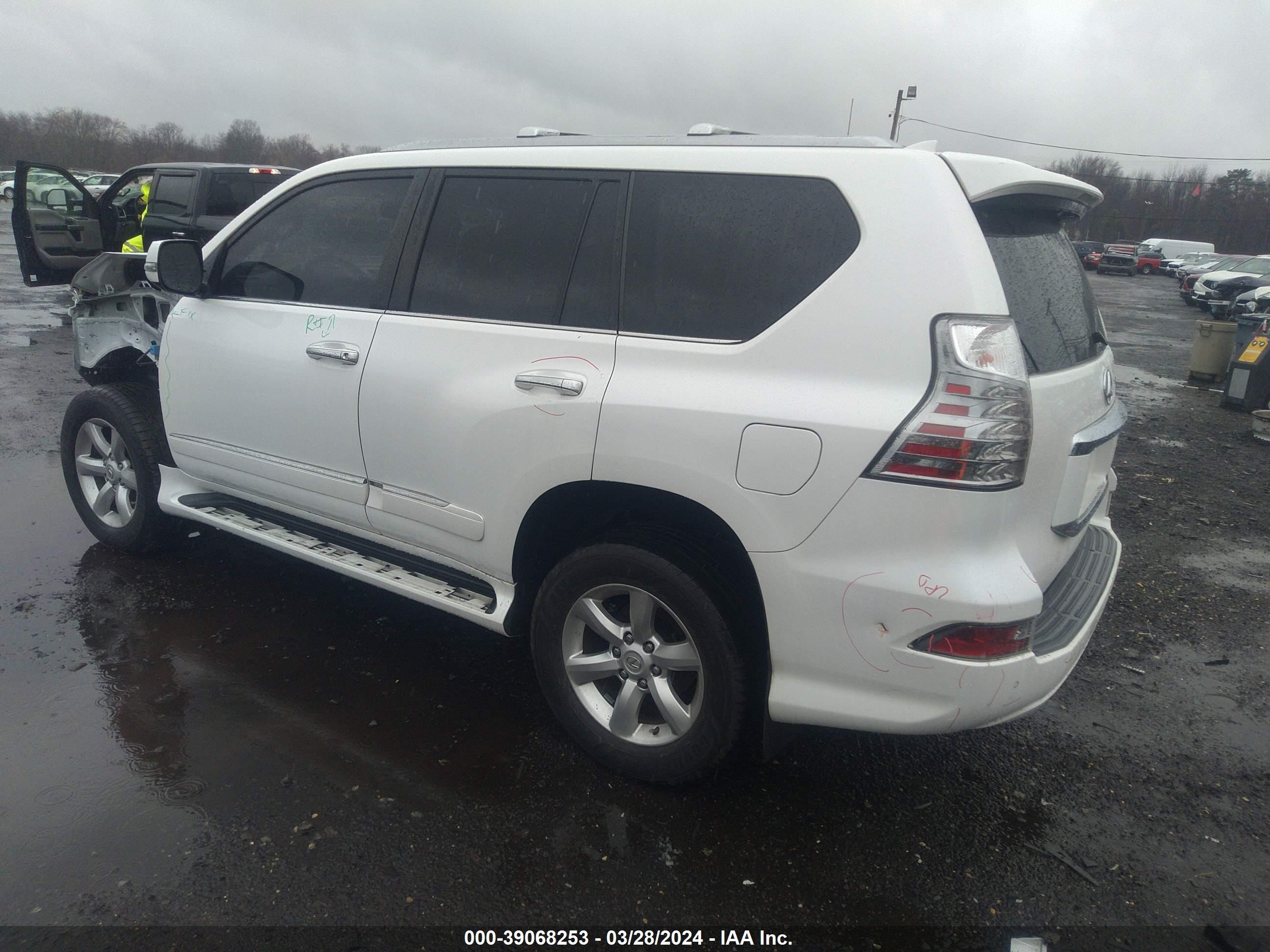 Photo 2 VIN: JTJBM7FX3J5184300 - LEXUS NULL 