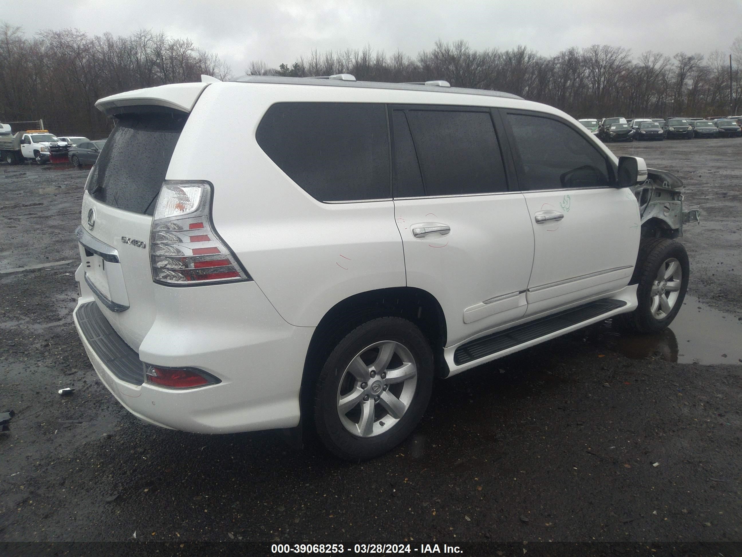 Photo 3 VIN: JTJBM7FX3J5184300 - LEXUS NULL 