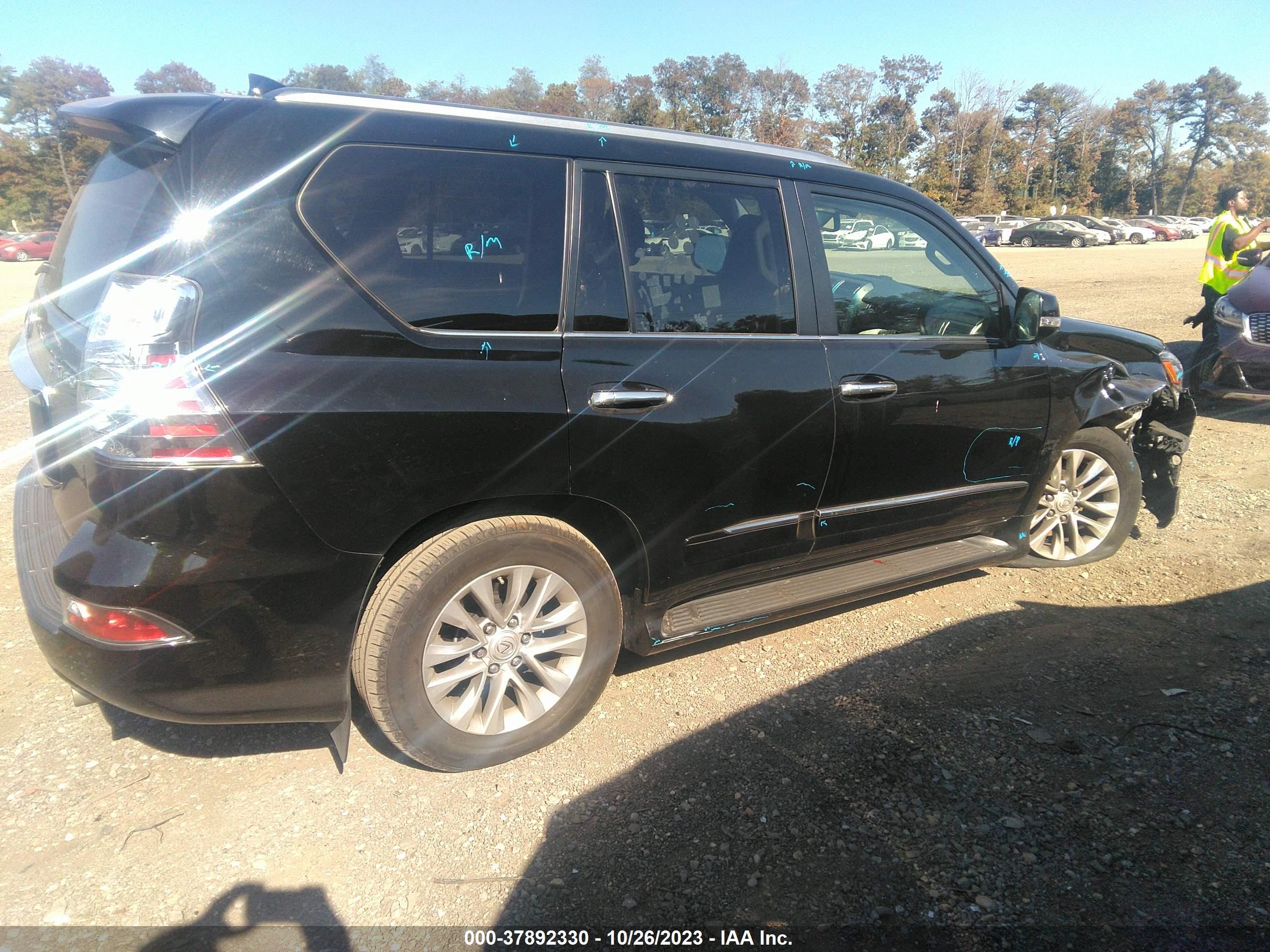 Photo 13 VIN: JTJBM7FX3J5210037 - LEXUS GX 