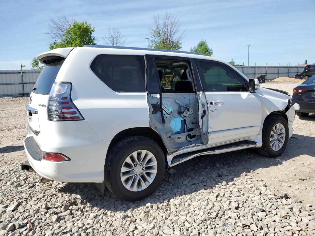 Photo 2 VIN: JTJBM7FX4E5075947 - LEXUS GX 