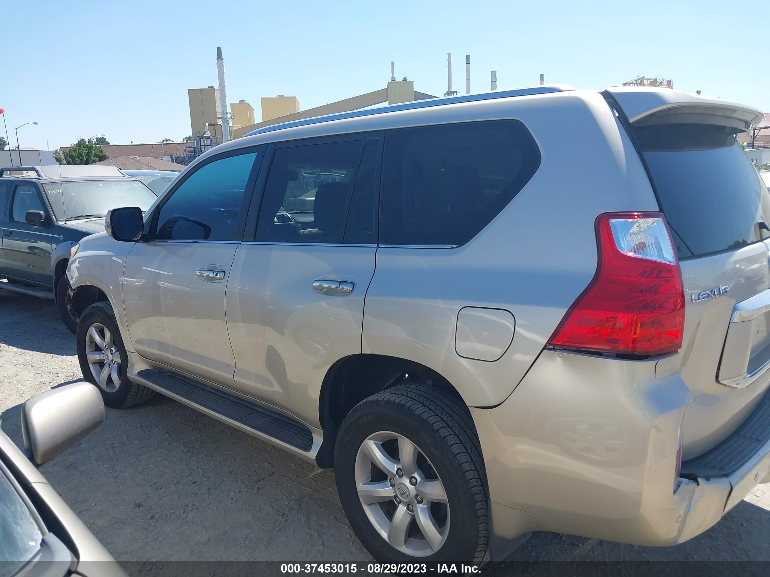 Photo 13 VIN: JTJBM7FX5A5004458 - LEXUS GX 