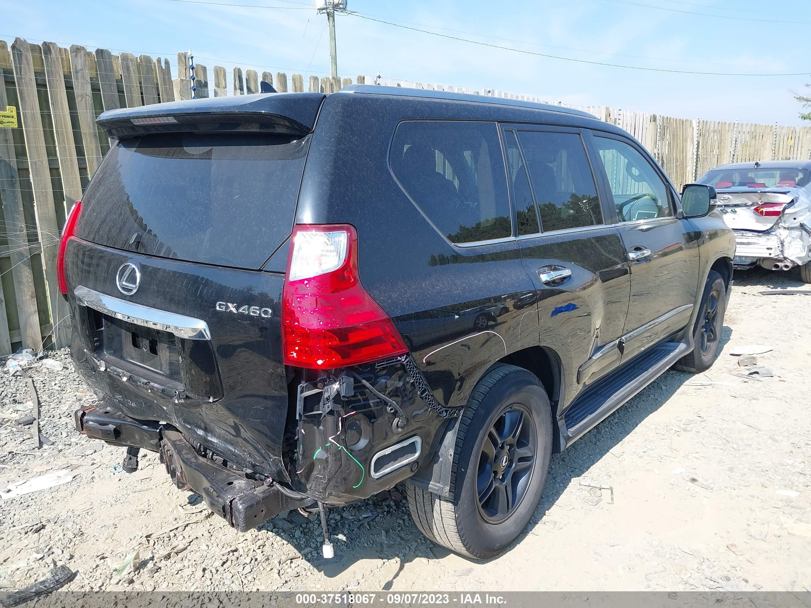 Photo 3 VIN: JTJBM7FX8D5056400 - LEXUS GX 