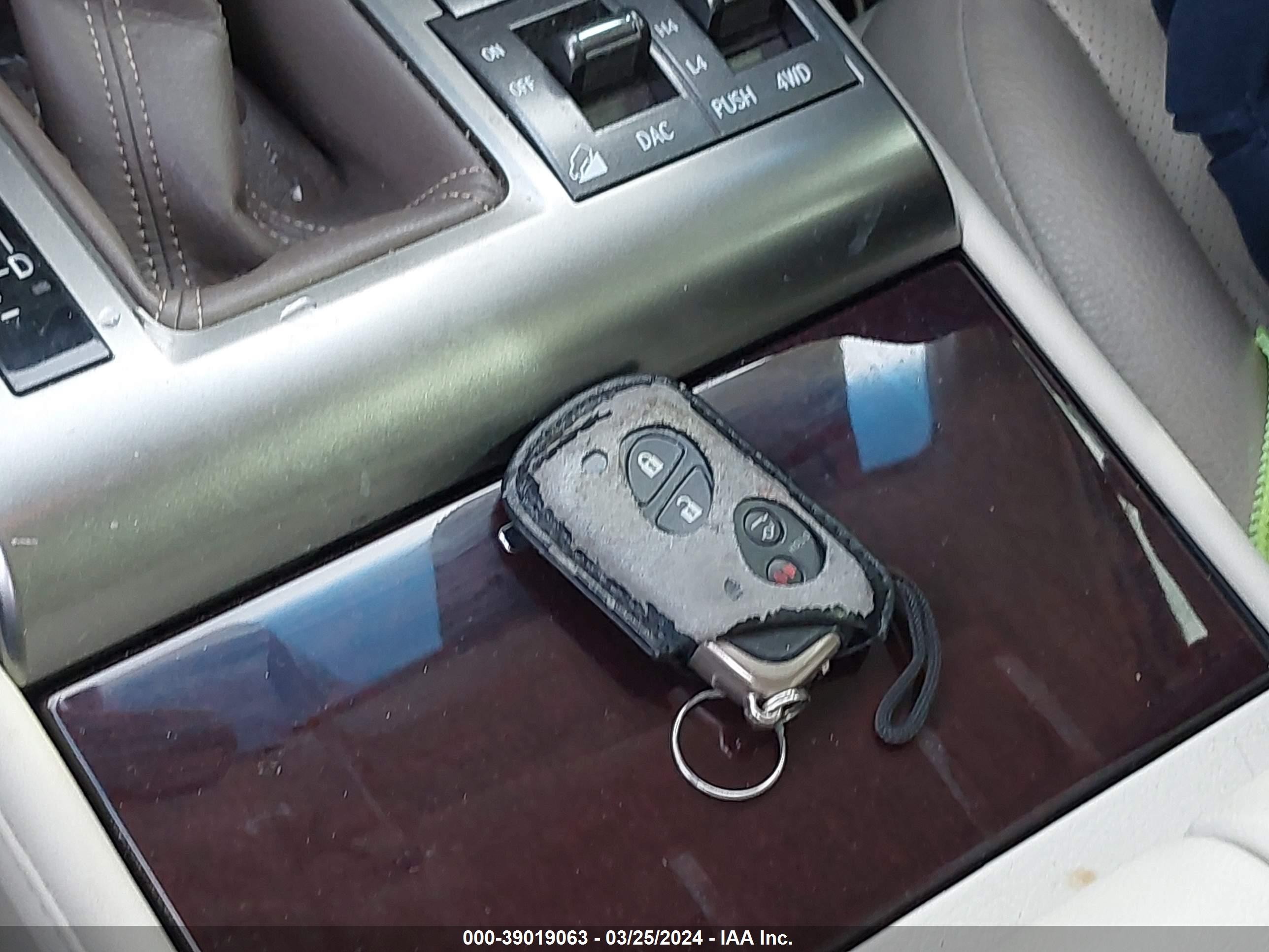 Photo 10 VIN: JTJBM7FX8F5091117 - LEXUS NX-300H 