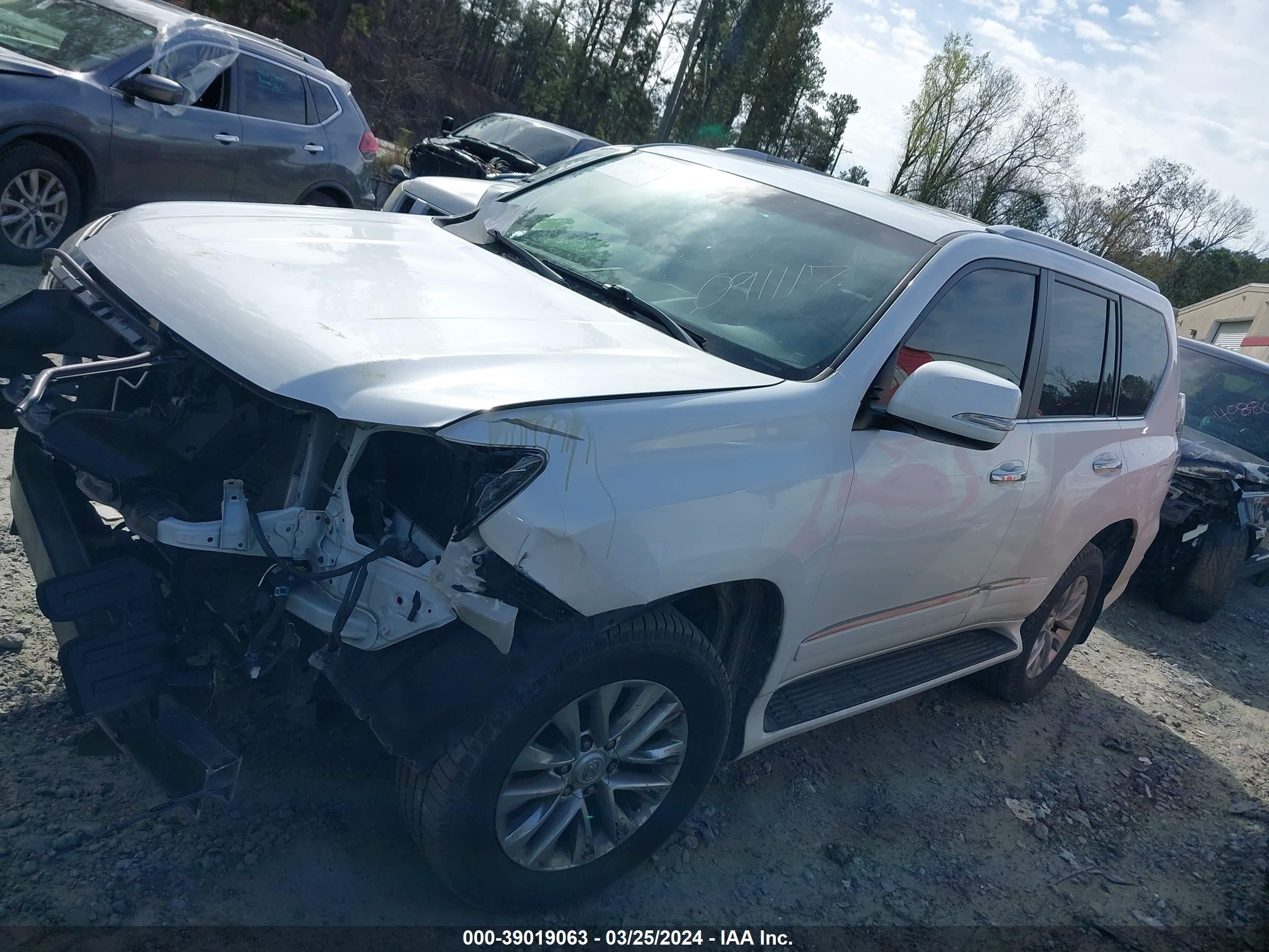 Photo 13 VIN: JTJBM7FX8F5091117 - LEXUS NX-300H 