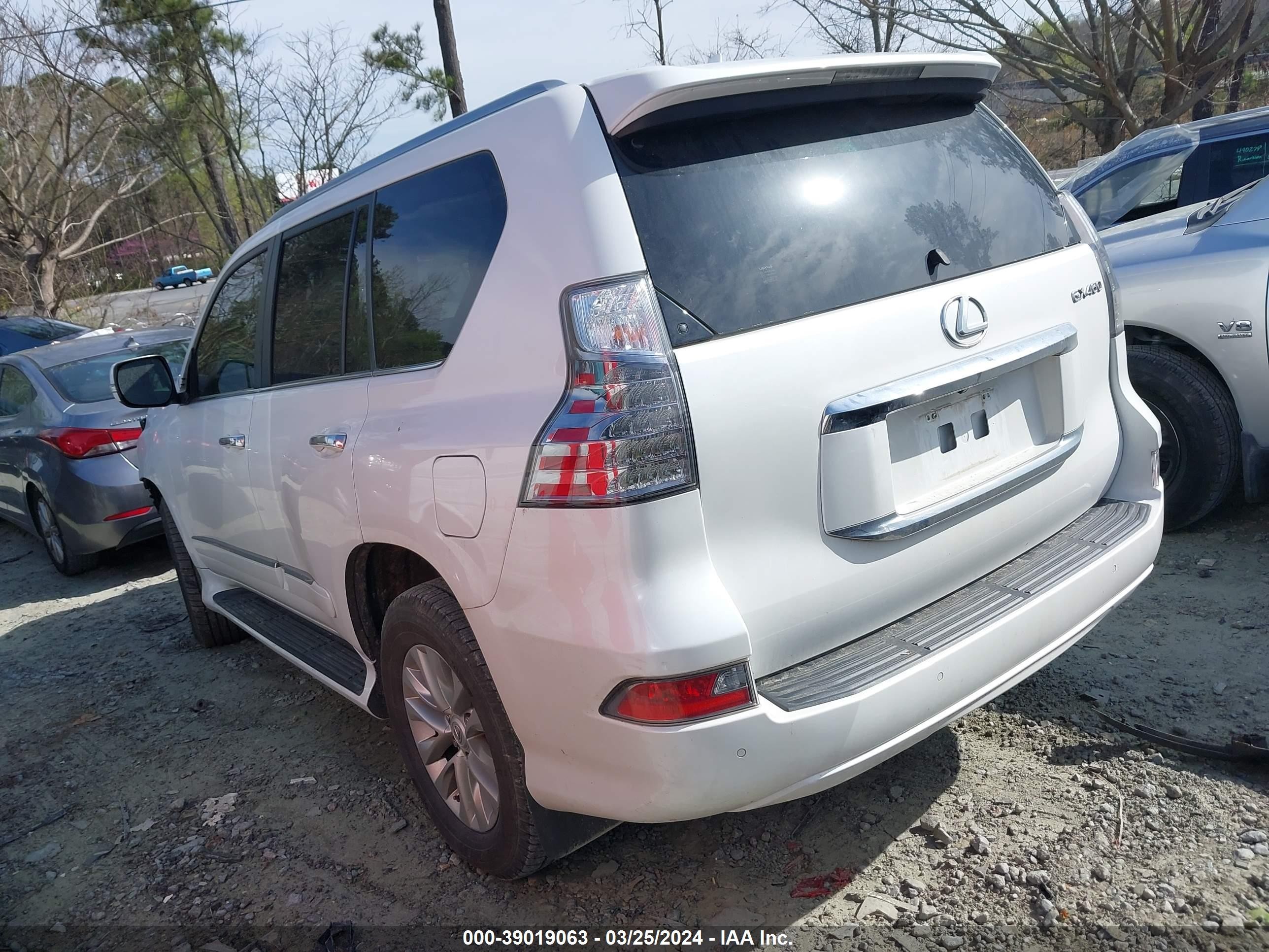 Photo 2 VIN: JTJBM7FX8F5091117 - LEXUS NX-300H 