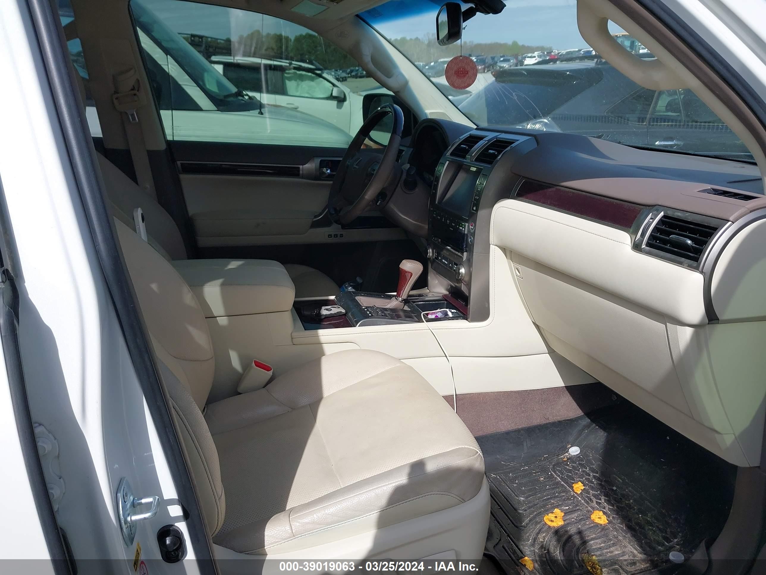 Photo 4 VIN: JTJBM7FX8F5091117 - LEXUS NX-300H 