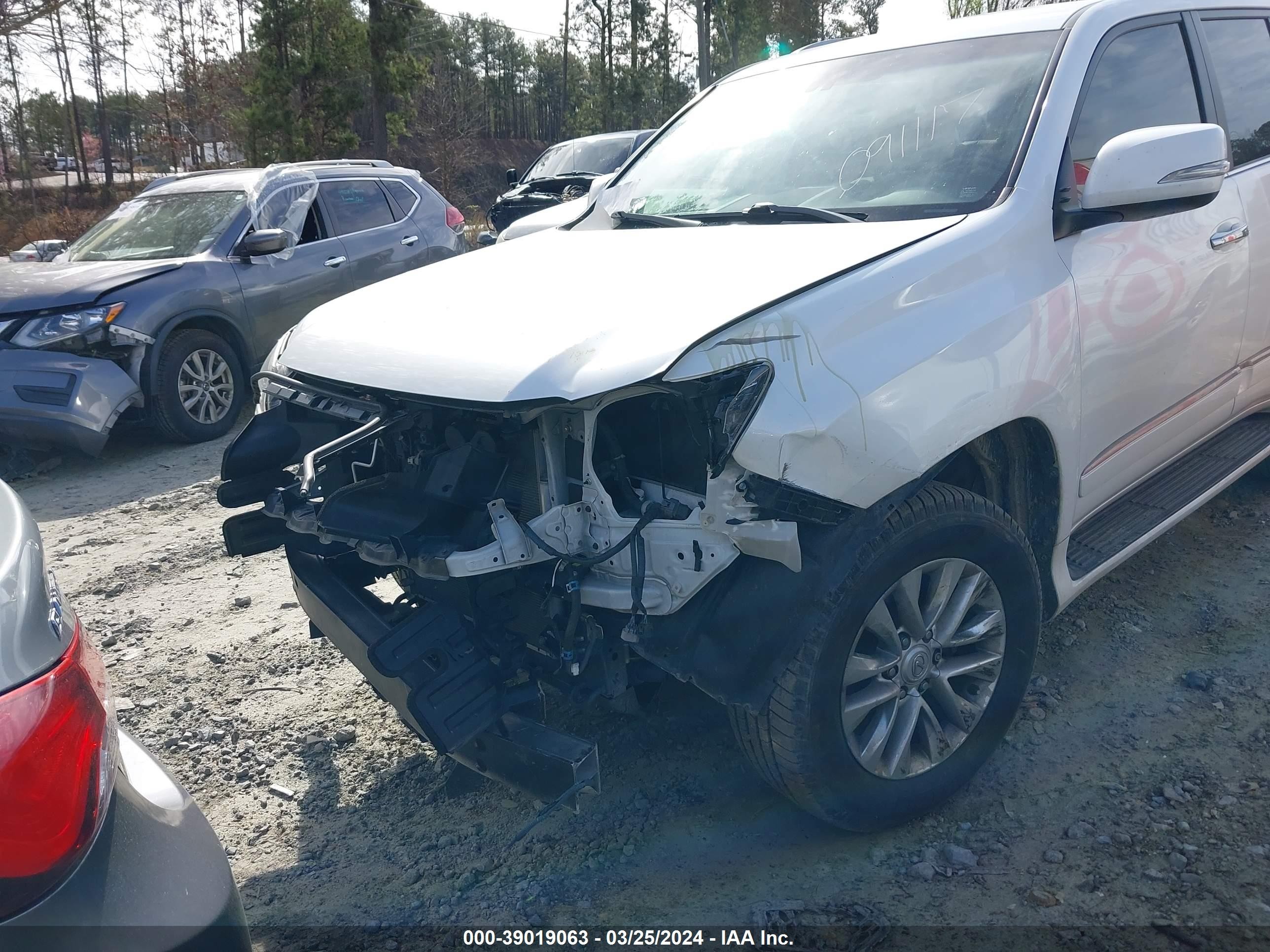 Photo 5 VIN: JTJBM7FX8F5091117 - LEXUS NX-300H 