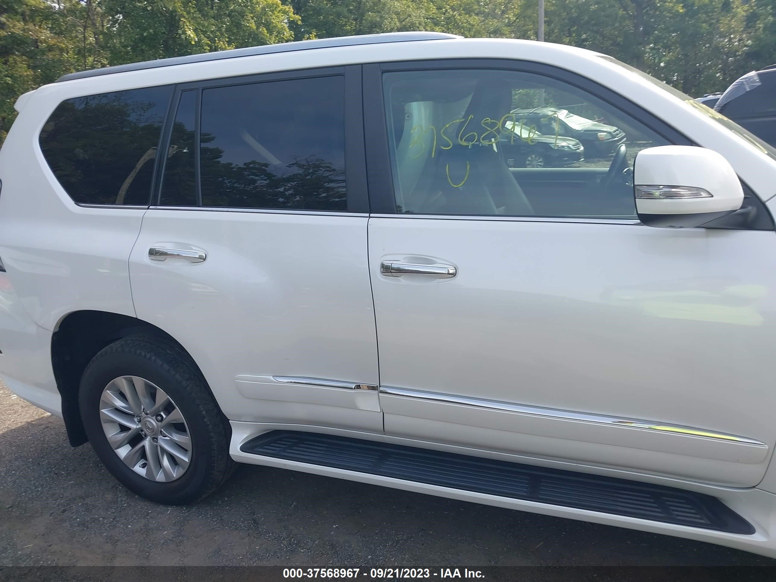 Photo 12 VIN: JTJBM7FX8H5157636 - LEXUS GX 