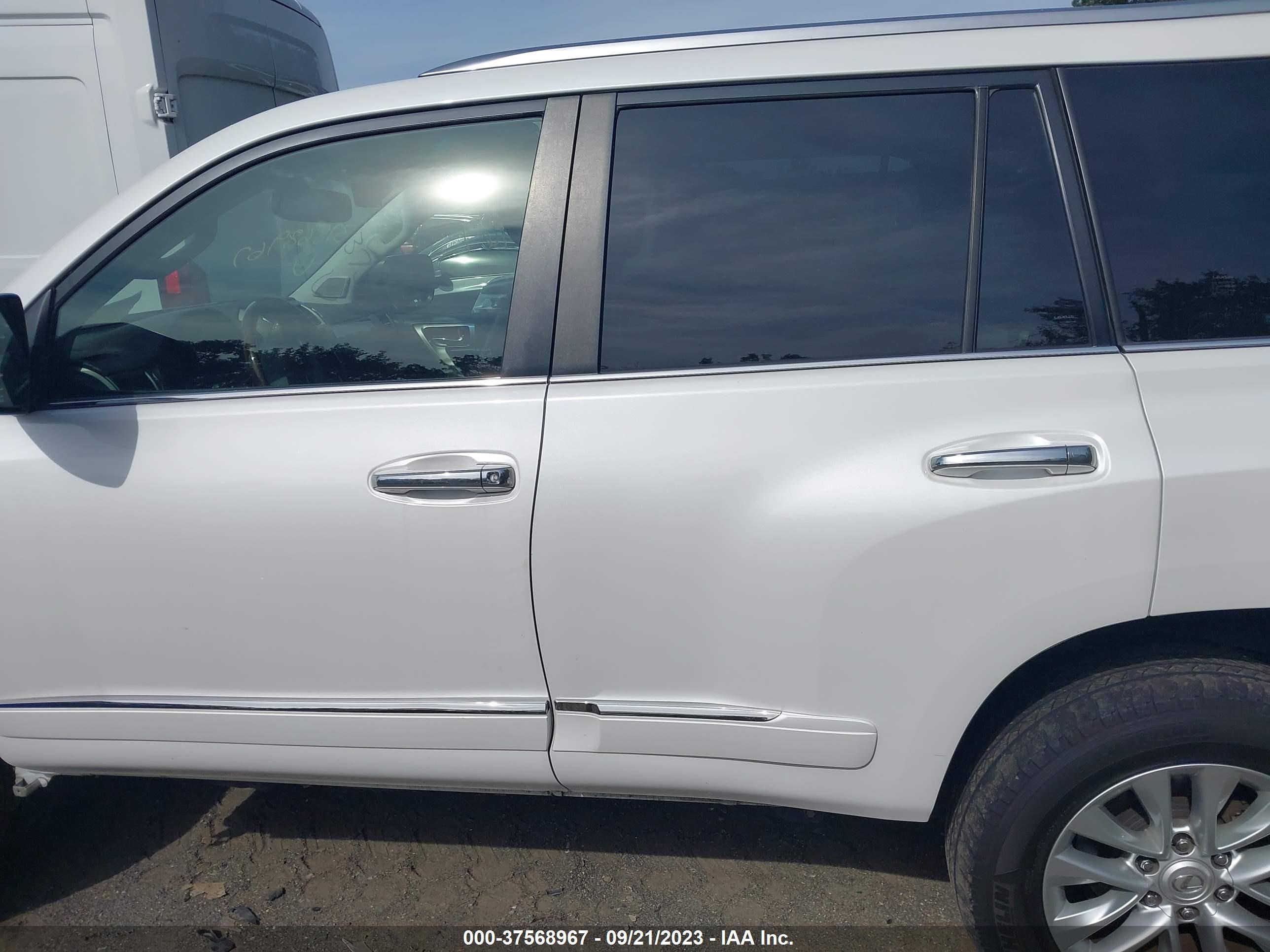 Photo 13 VIN: JTJBM7FX8H5157636 - LEXUS GX 