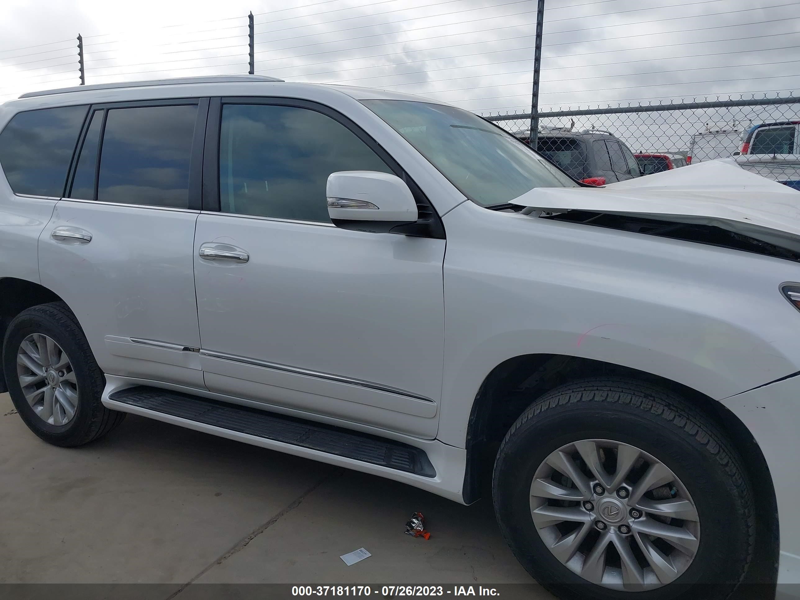 Photo 12 VIN: JTJBM7FX9G5137118 - LEXUS GX 