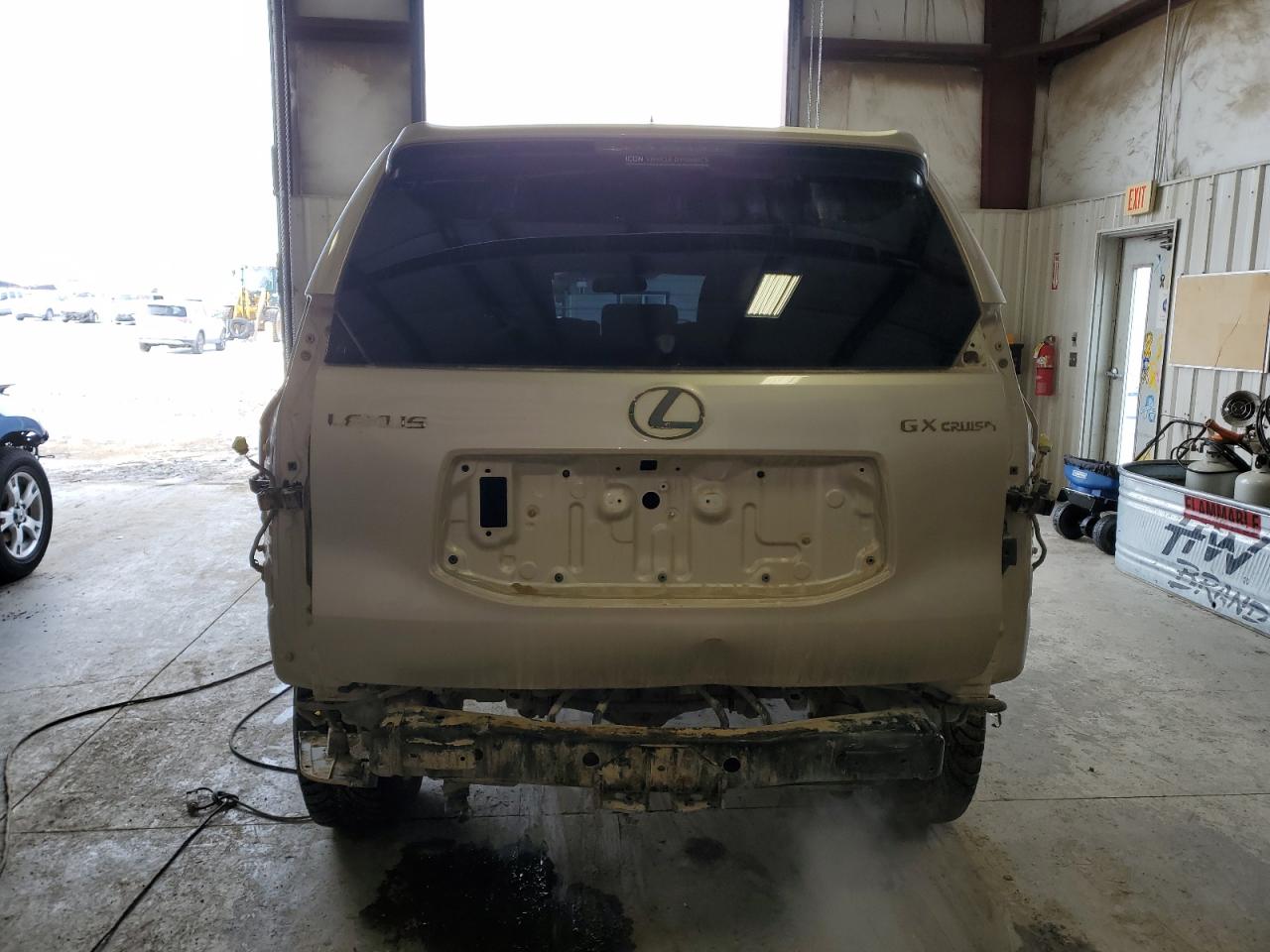 Photo 5 VIN: JTJBM7FXXA5008375 - LEXUS GX 