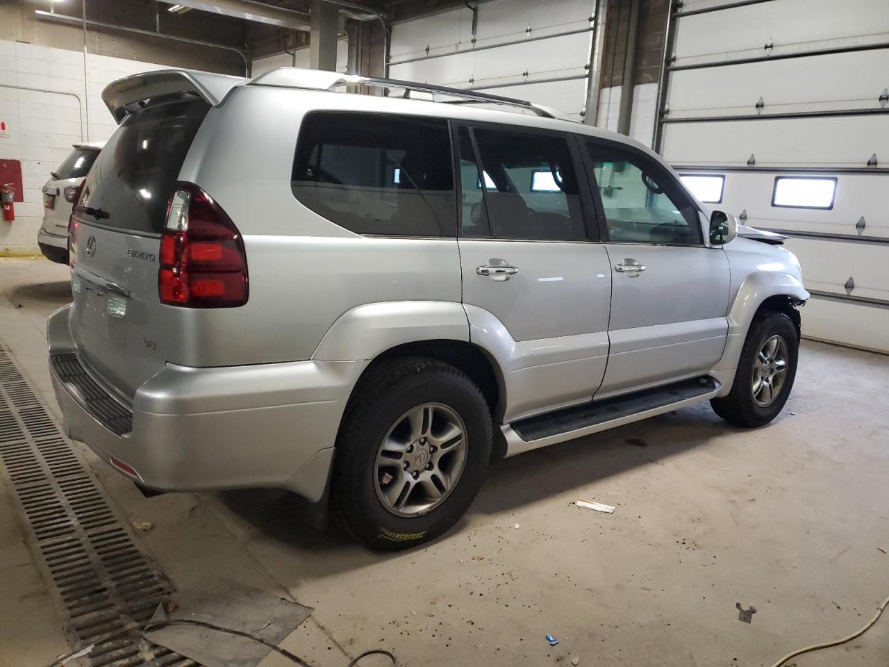 Photo 2 VIN: JTJBT20X780166498 - LEXUS GX 