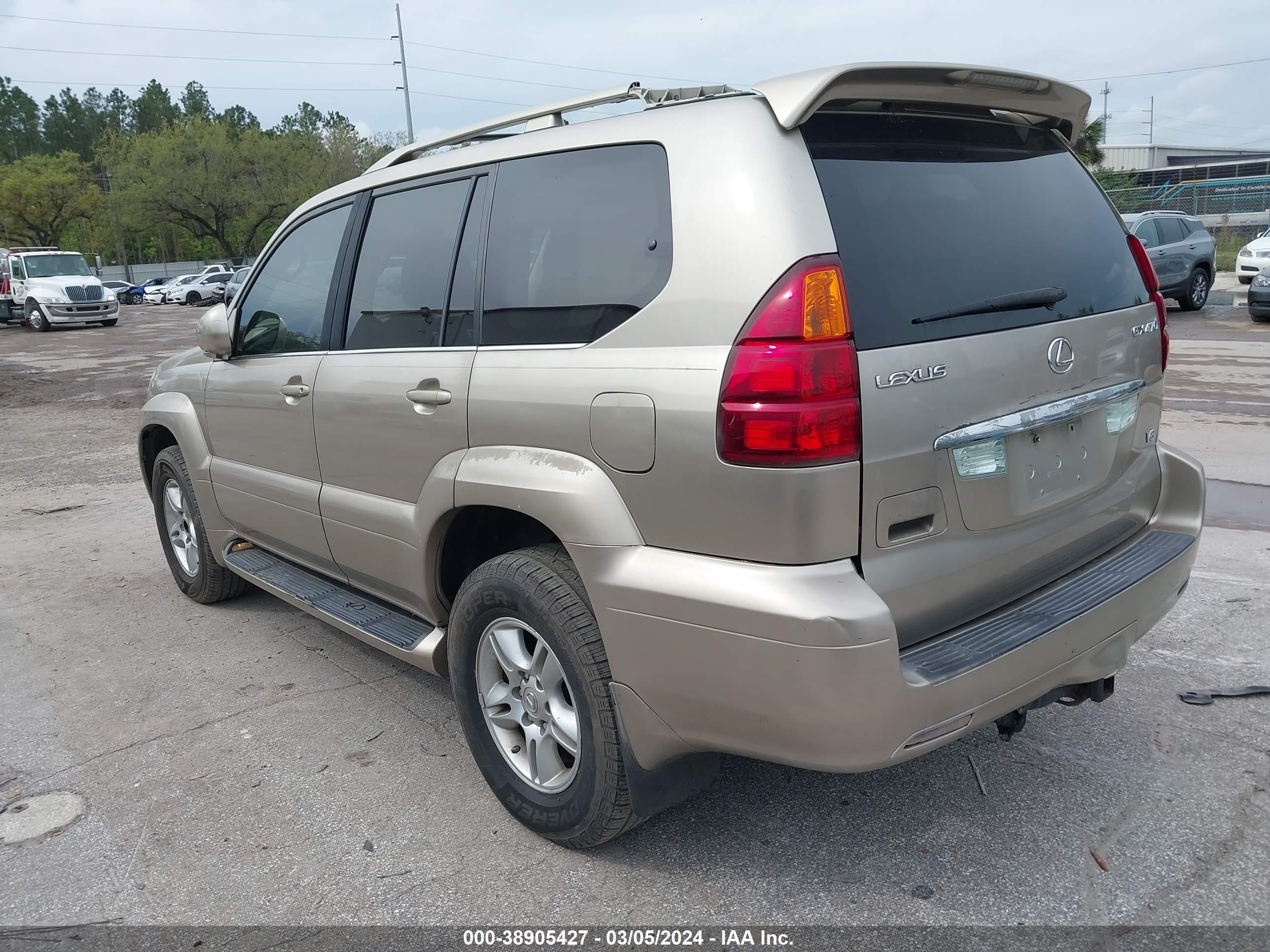 Photo 2 VIN: JTJBT20XX50088634 - LEXUS GX 