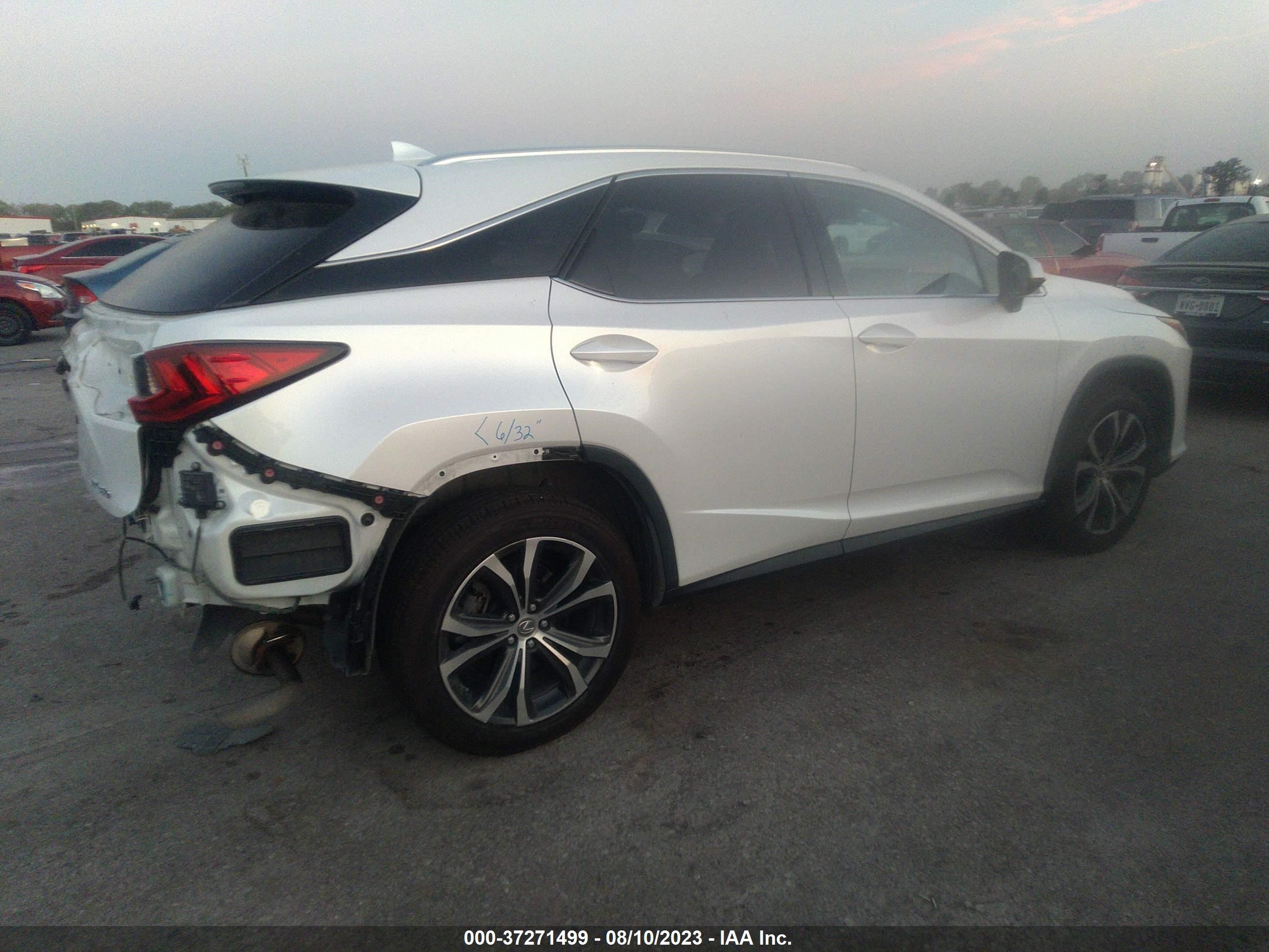 Photo 3 VIN: JTJBZMCAXH2016276 - LEXUS RX 