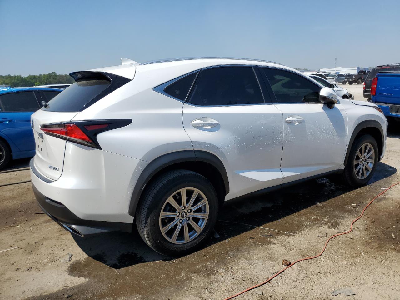 Photo 2 VIN: JTJDARBZ4M5031157 - LEXUS NX 