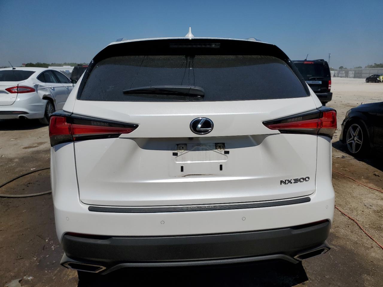 Photo 5 VIN: JTJDARBZ4M5031157 - LEXUS NX 