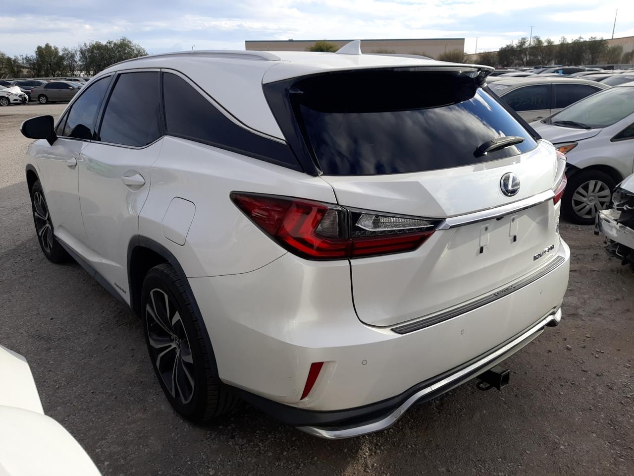 Photo 1 VIN: JTJDGKCA8J2001588 - LEXUS RX 