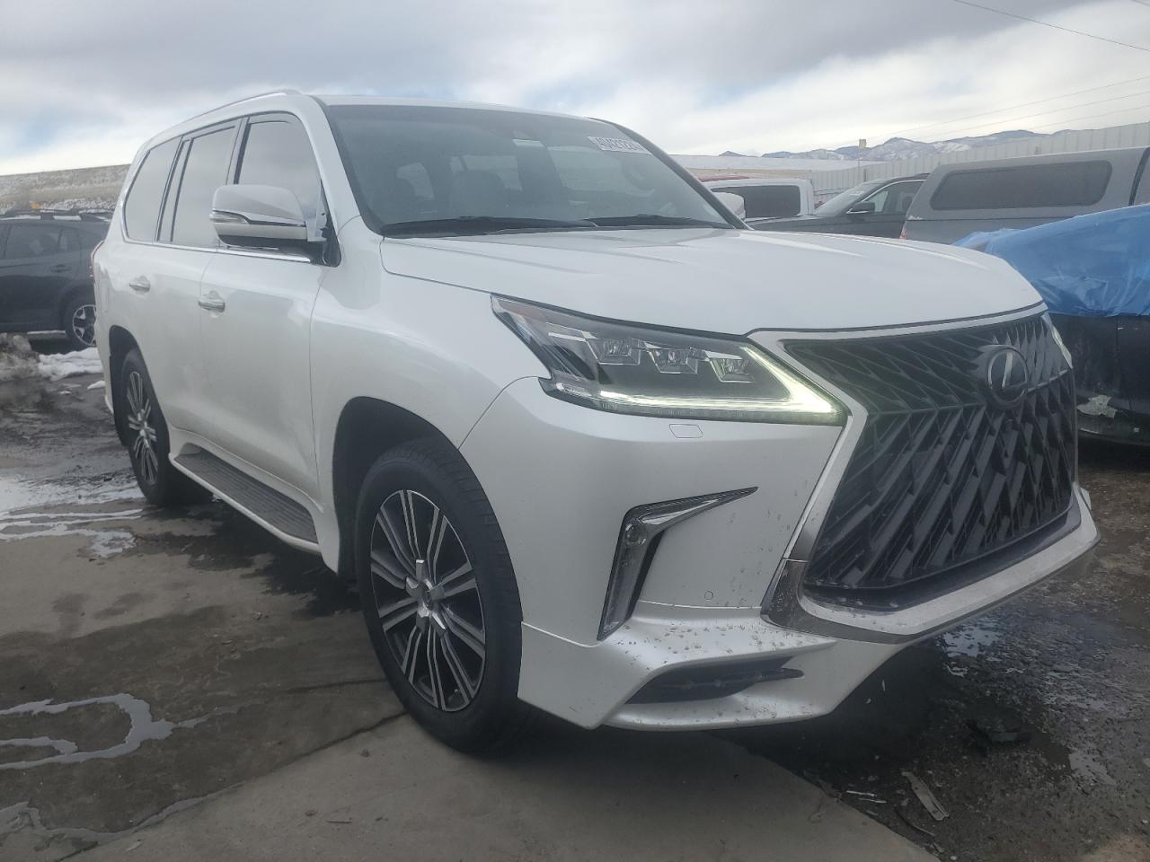 Photo 3 VIN: JTJDY7AX2L4324141 - LEXUS LX 