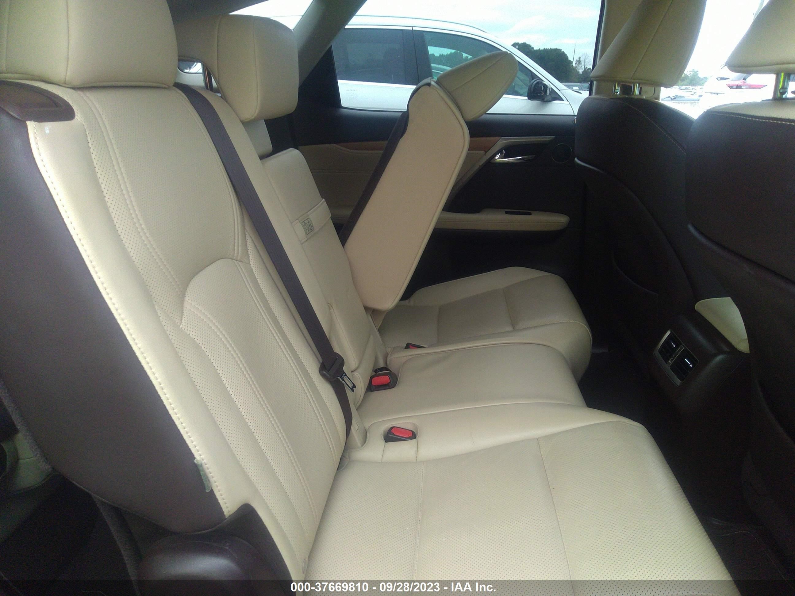 Photo 7 VIN: JTJDZKCA0J2003927 - LEXUS RX 