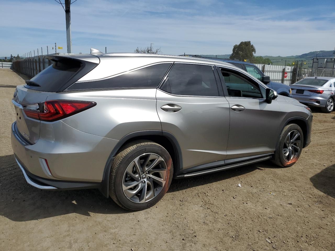 Photo 2 VIN: JTJDZKCA2K2015062 - LEXUS RX 