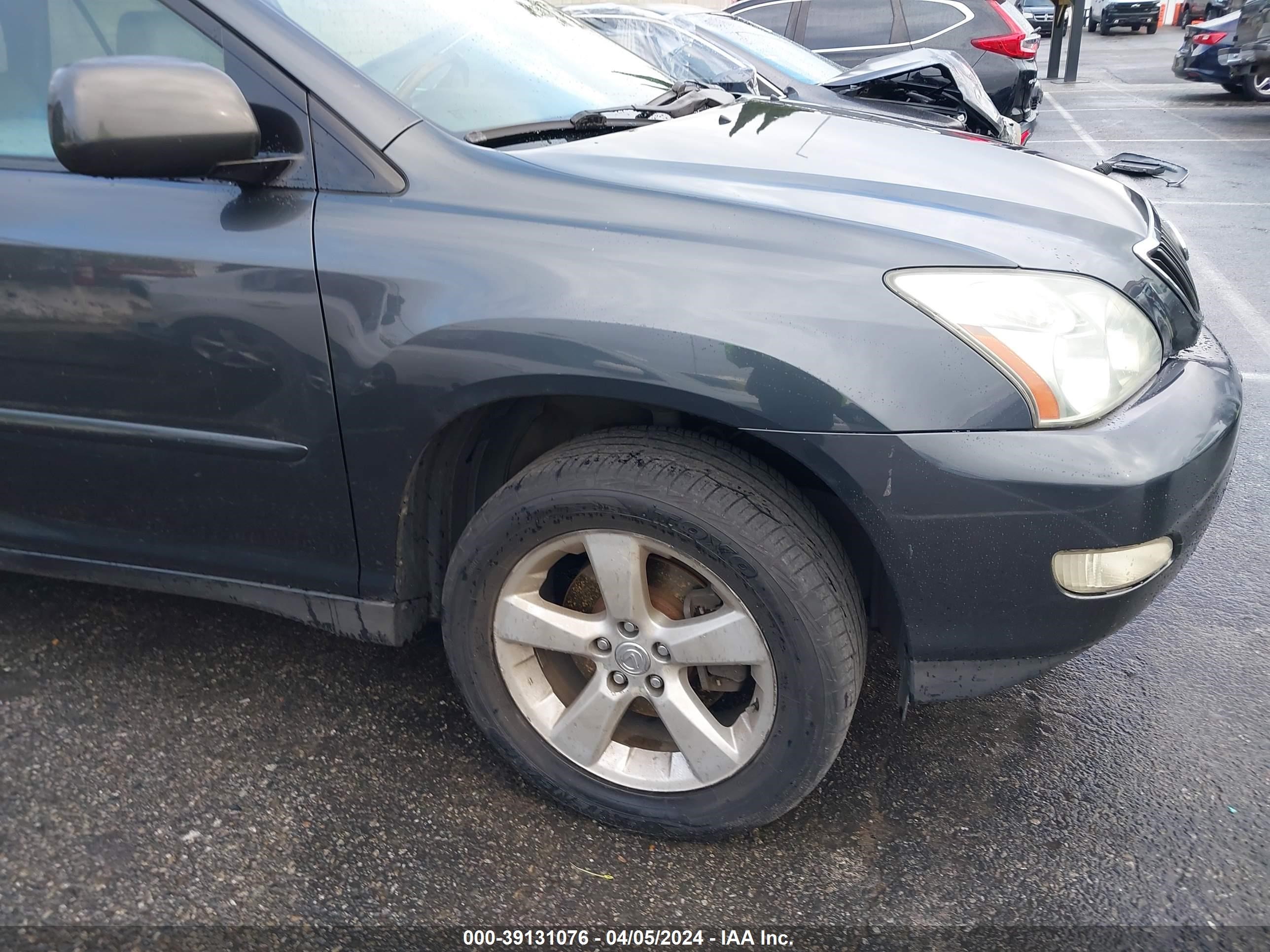 Photo 12 VIN: JTJGA31U040003207 - LEXUS RX 