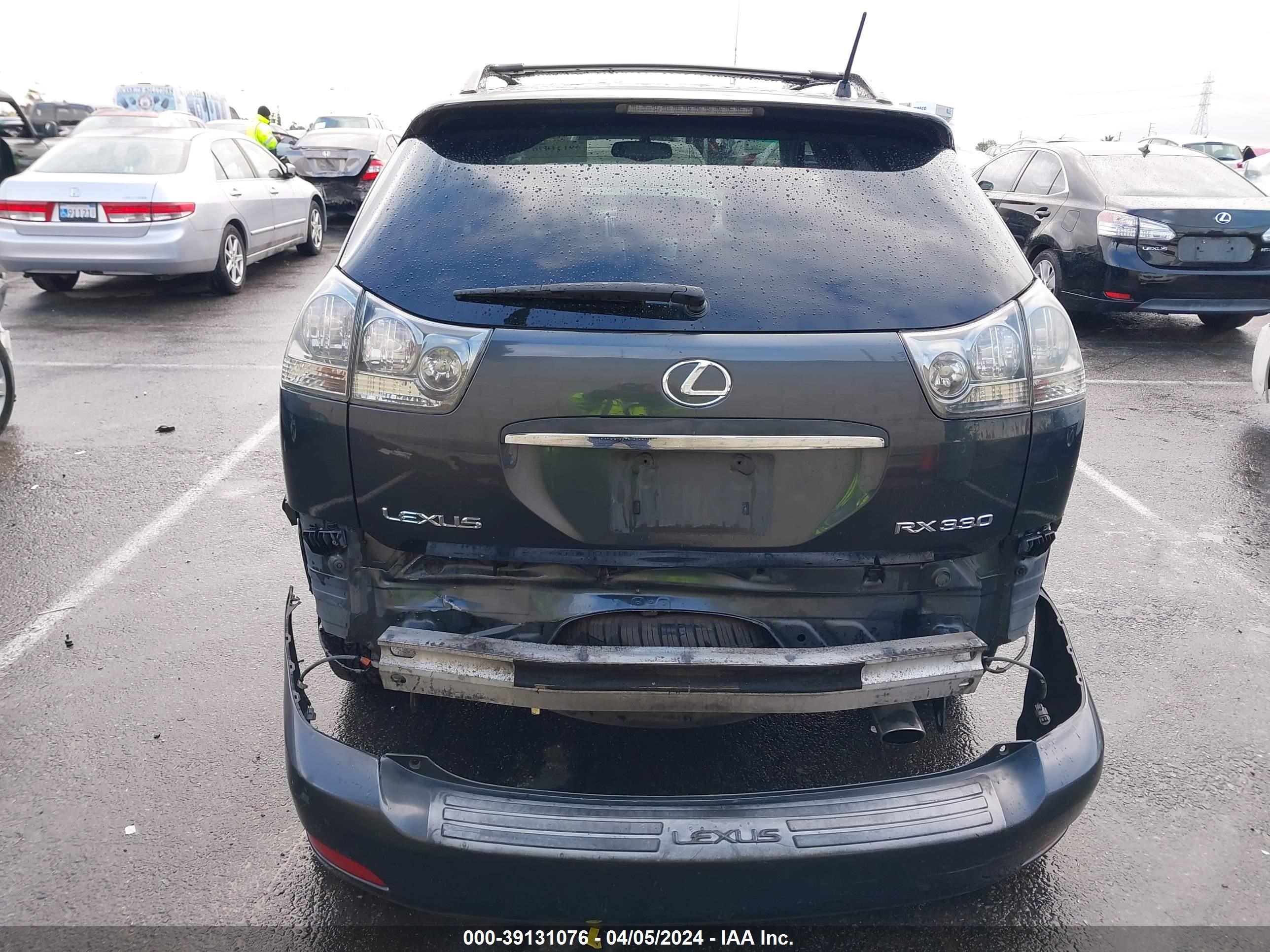 Photo 15 VIN: JTJGA31U040003207 - LEXUS RX 