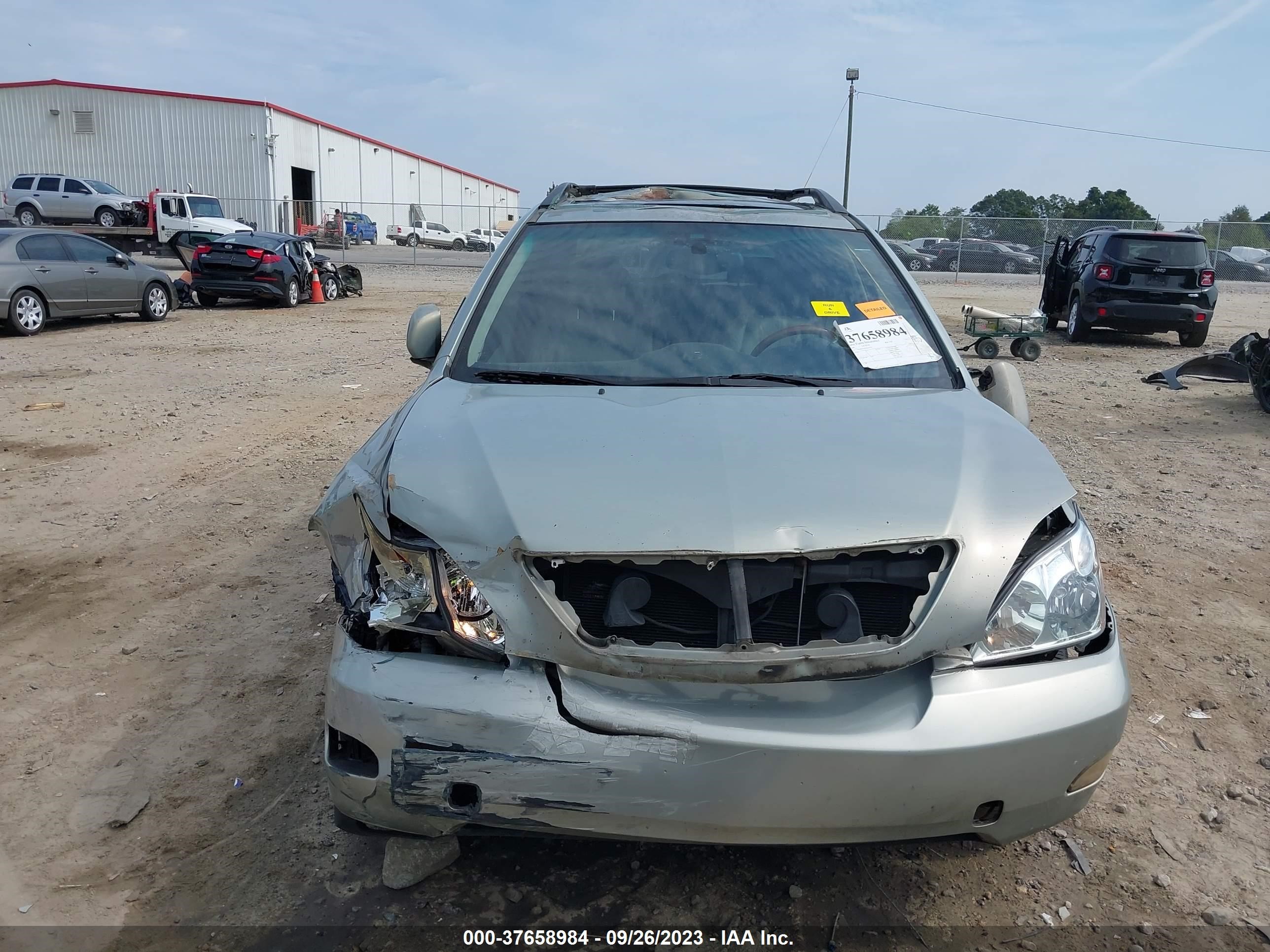 Photo 5 VIN: JTJGA31U040014370 - LEXUS RX 