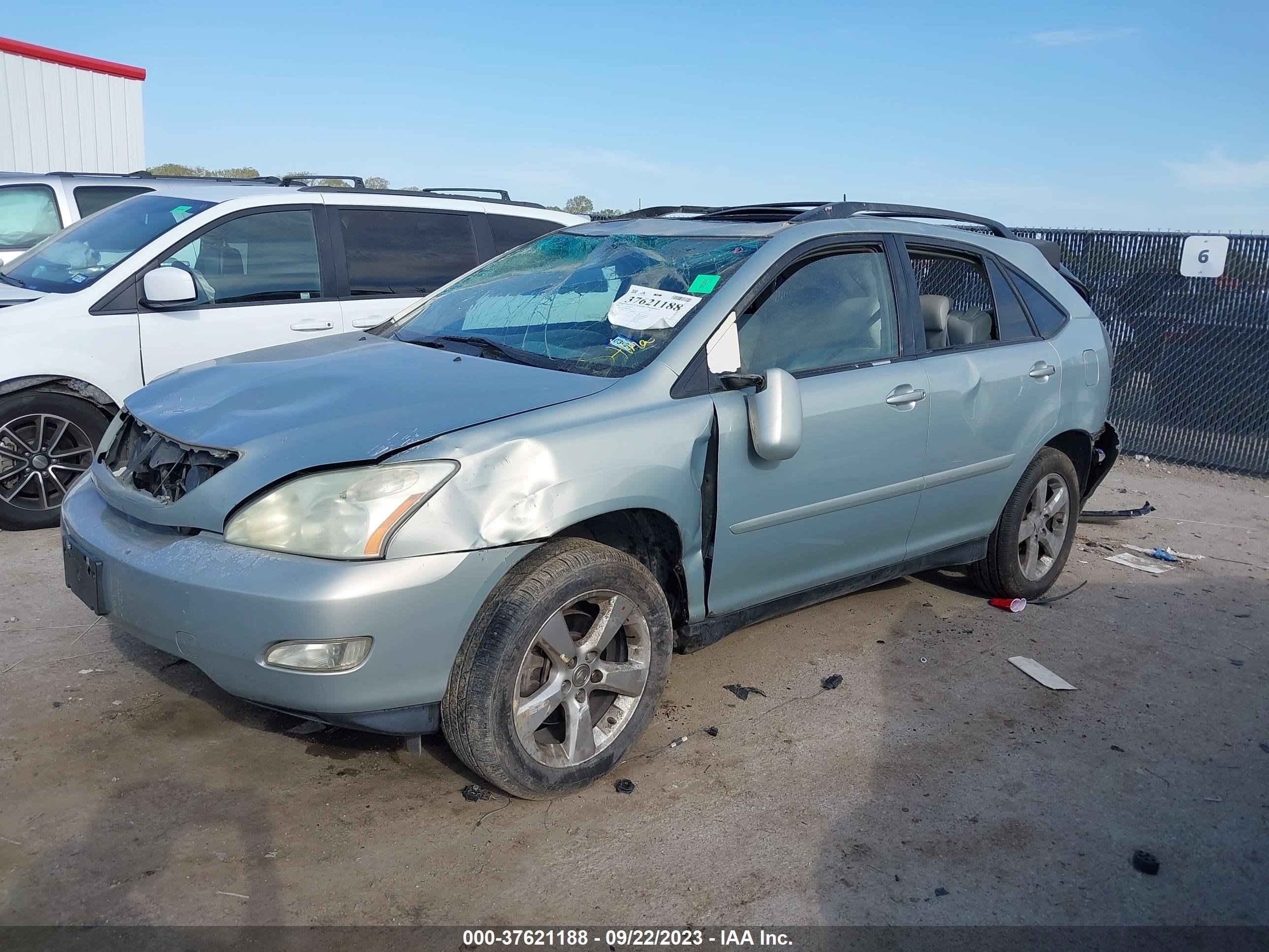 Photo 1 VIN: JTJGA31U040024266 - LEXUS RX 