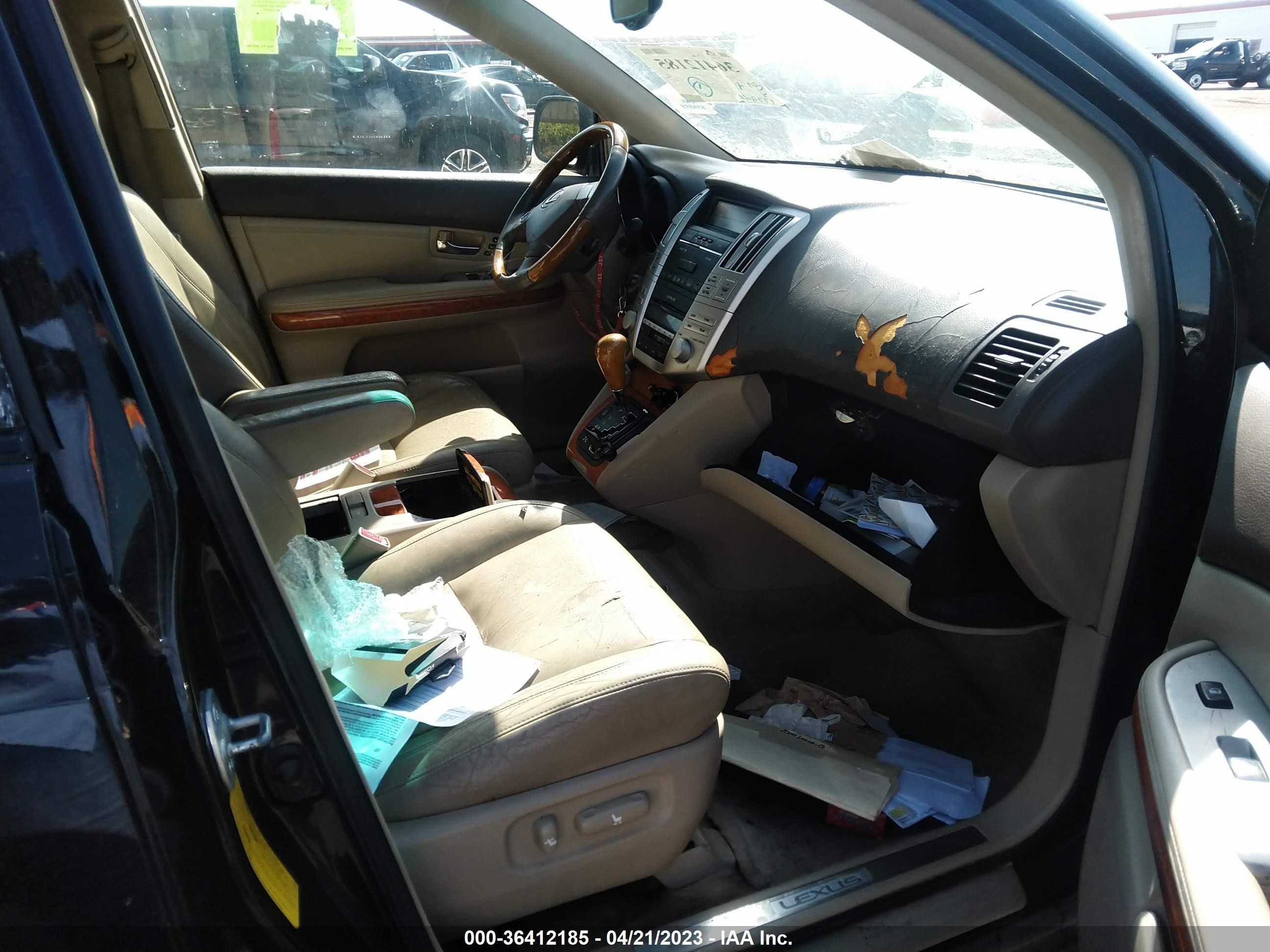 Photo 4 VIN: JTJGA31U140040377 - LEXUS RX 