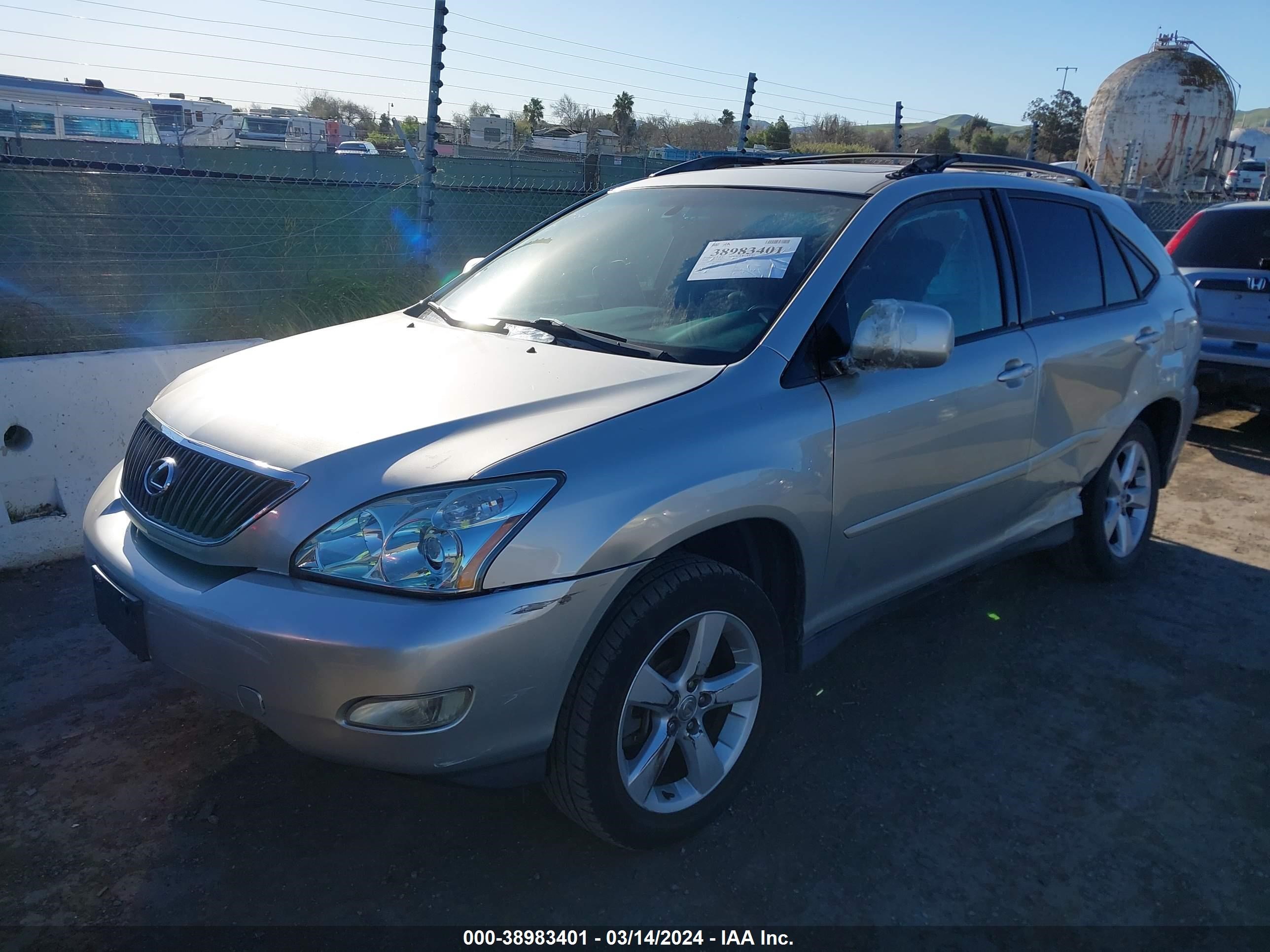 Photo 1 VIN: JTJGA31U240011129 - LEXUS RX 