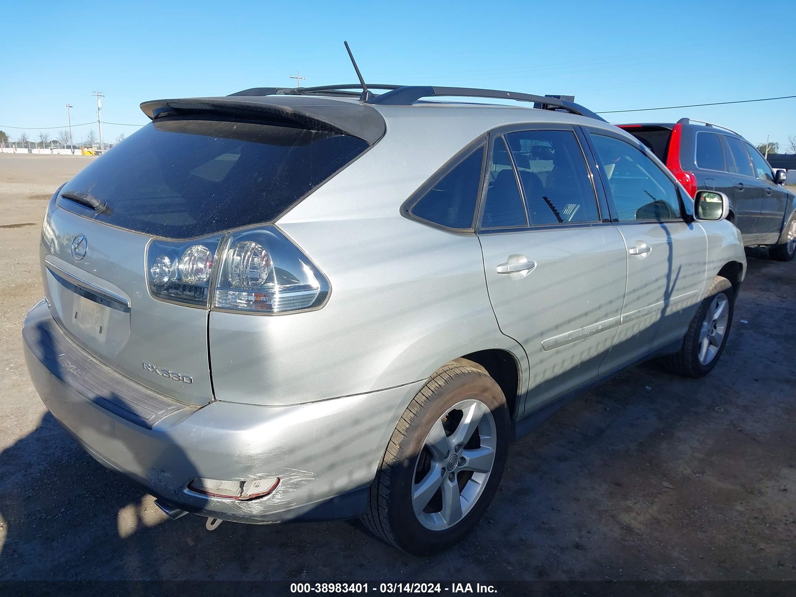 Photo 3 VIN: JTJGA31U240011129 - LEXUS RX 