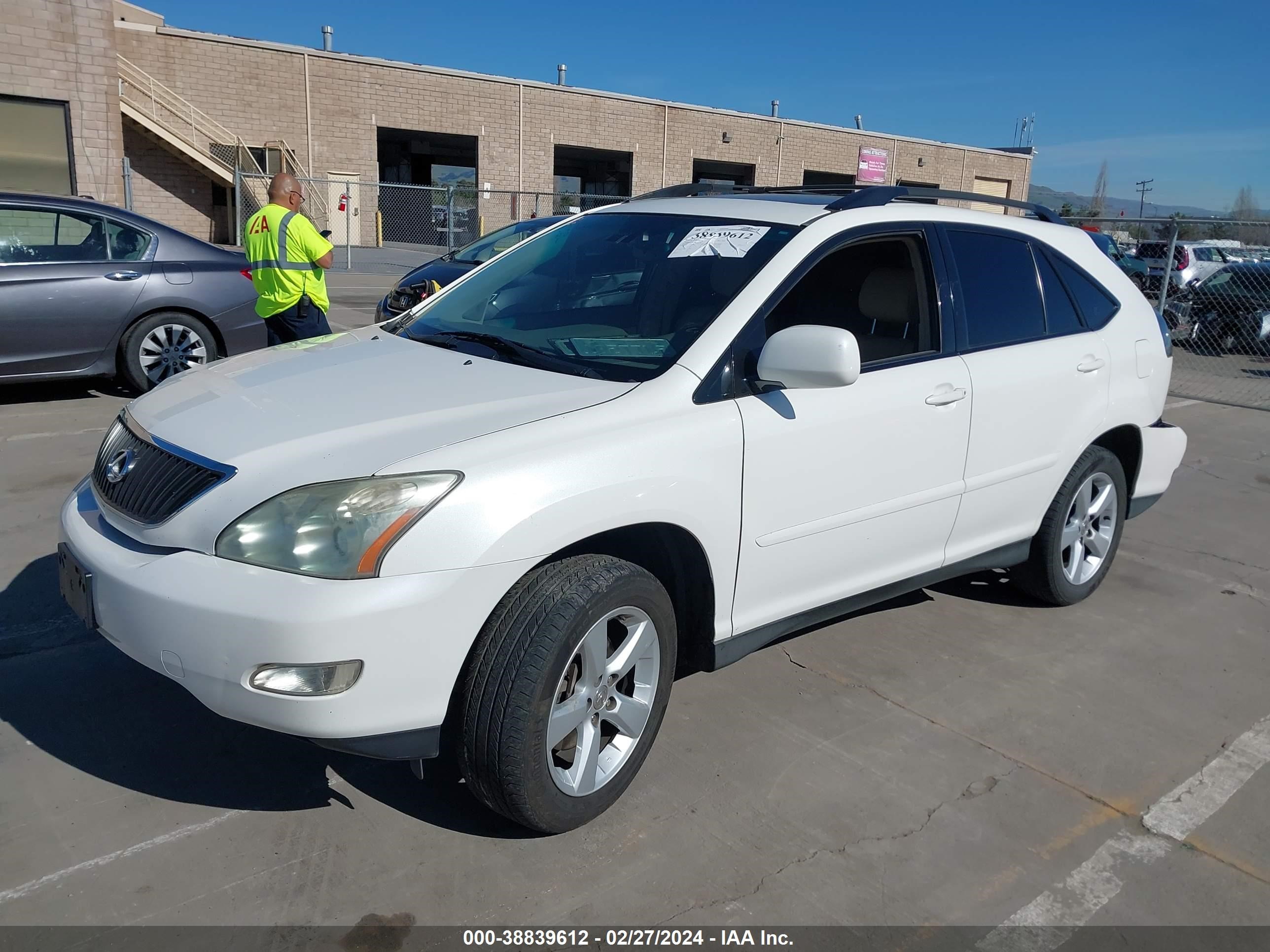 Photo 1 VIN: JTJGA31U240043787 - LEXUS RX 