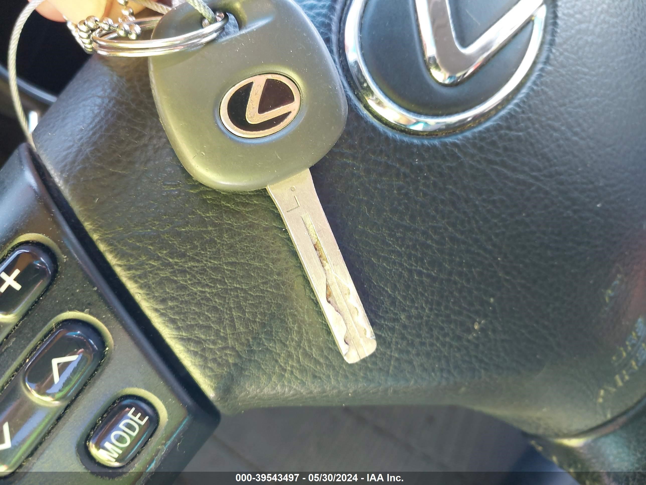 Photo 10 VIN: JTJGA31U250054211 - LEXUS RX 