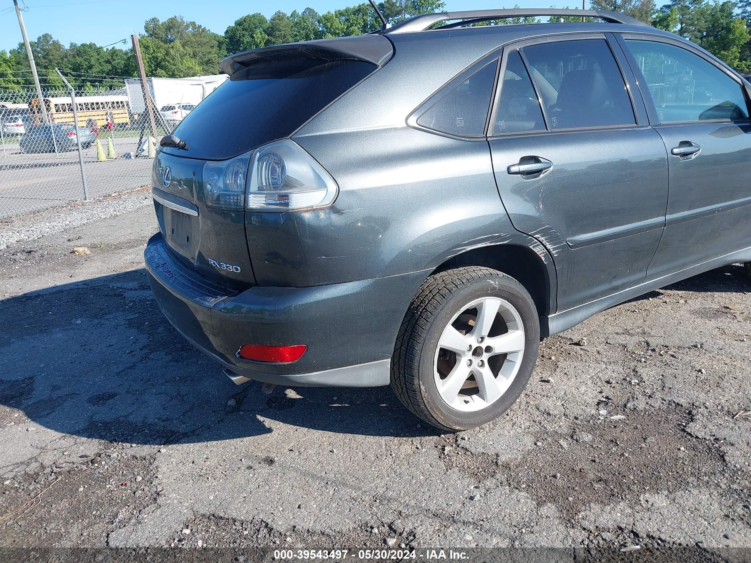 Photo 5 VIN: JTJGA31U250054211 - LEXUS RX 