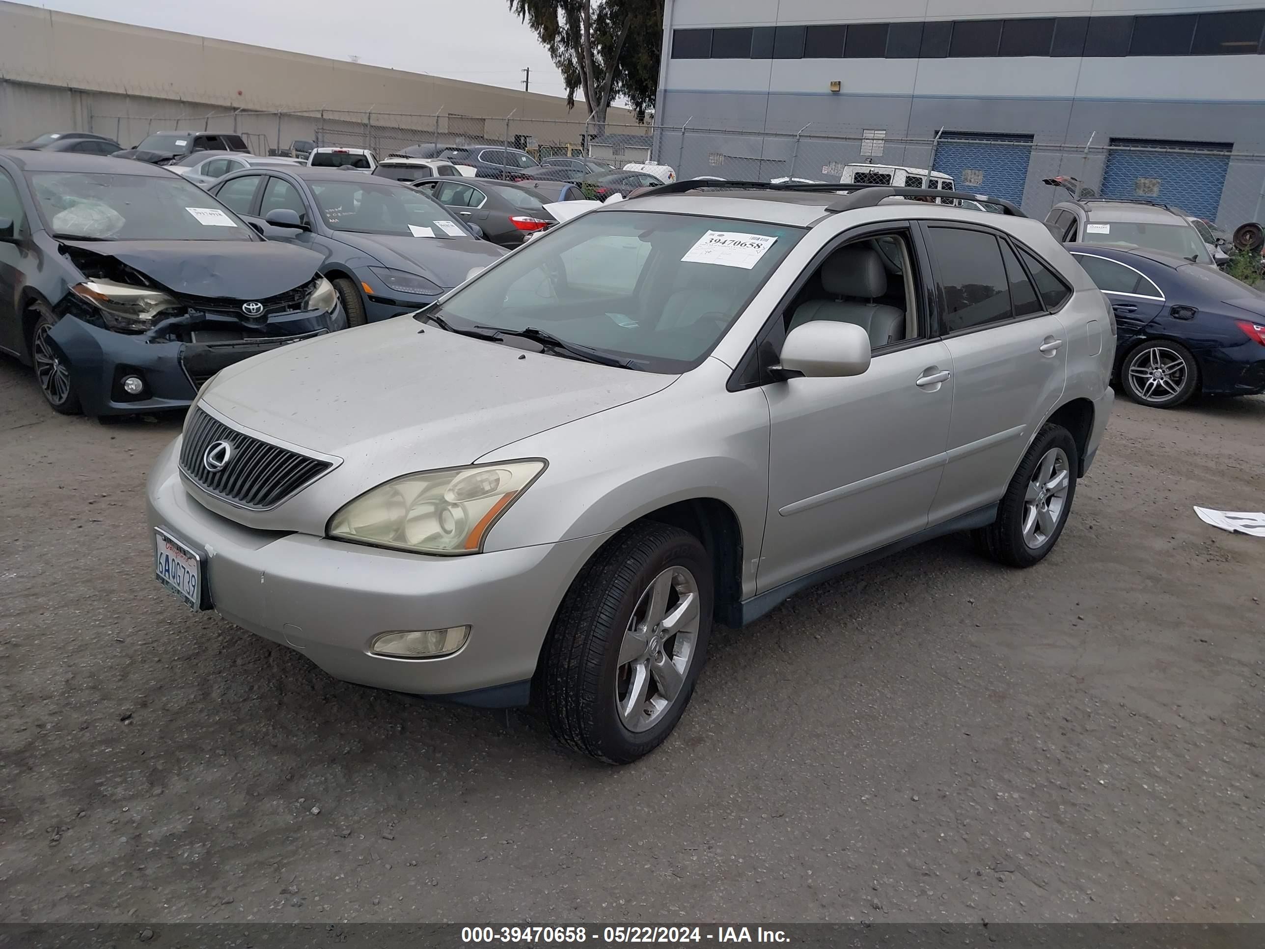 Photo 1 VIN: JTJGA31U260064030 - LEXUS RX 