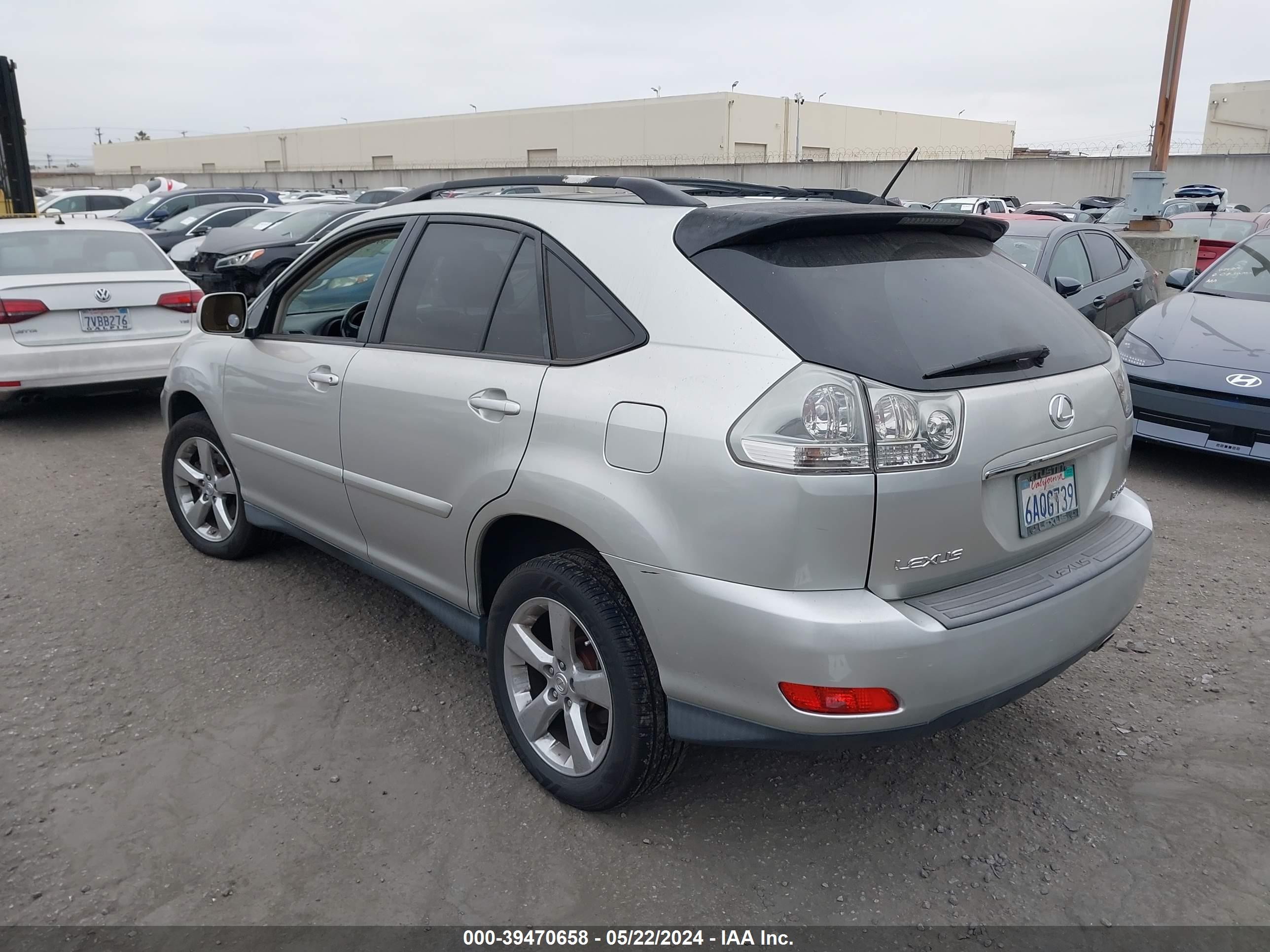 Photo 2 VIN: JTJGA31U260064030 - LEXUS RX 