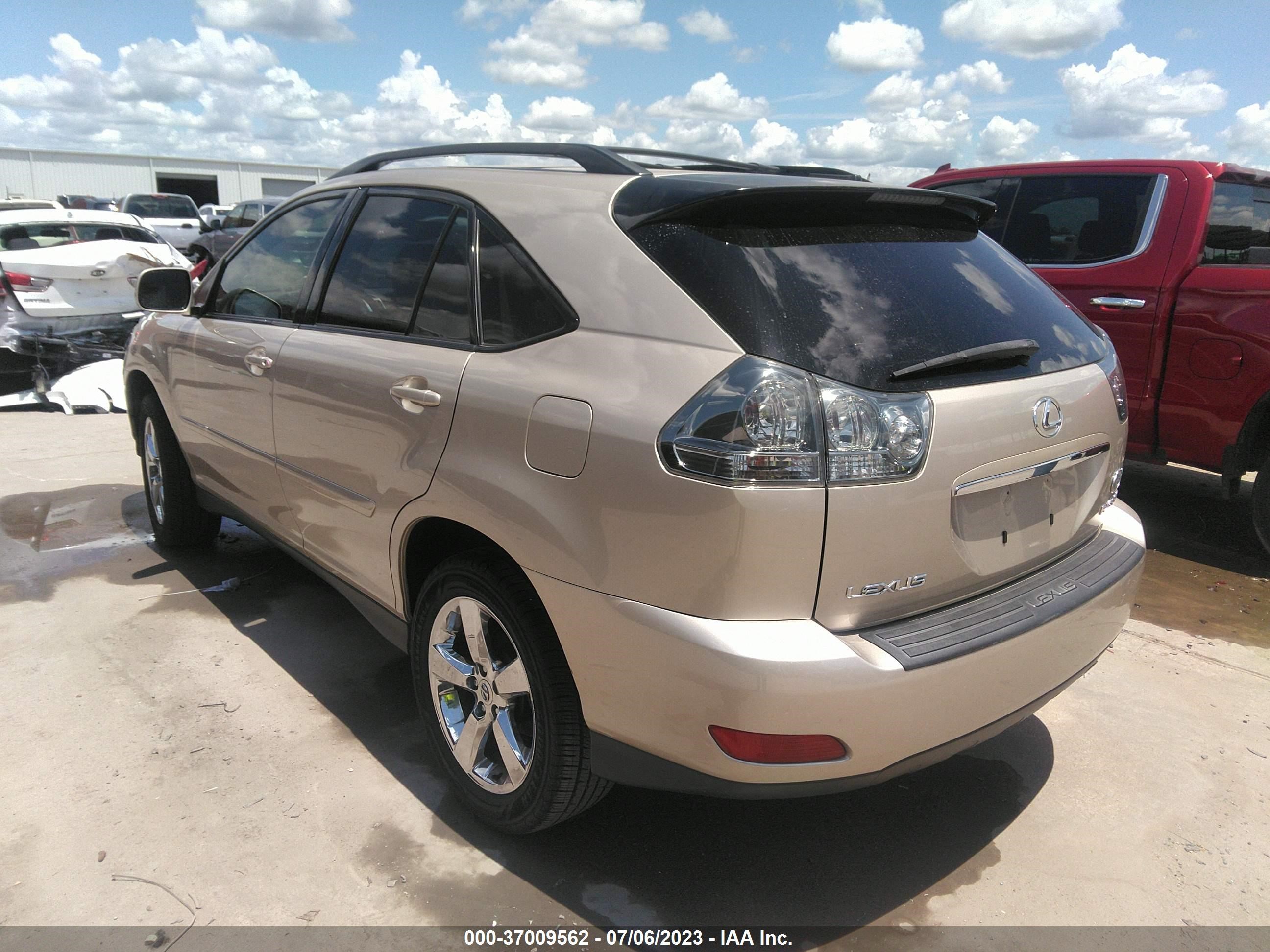 Photo 2 VIN: JTJGA31U340024617 - LEXUS RX 