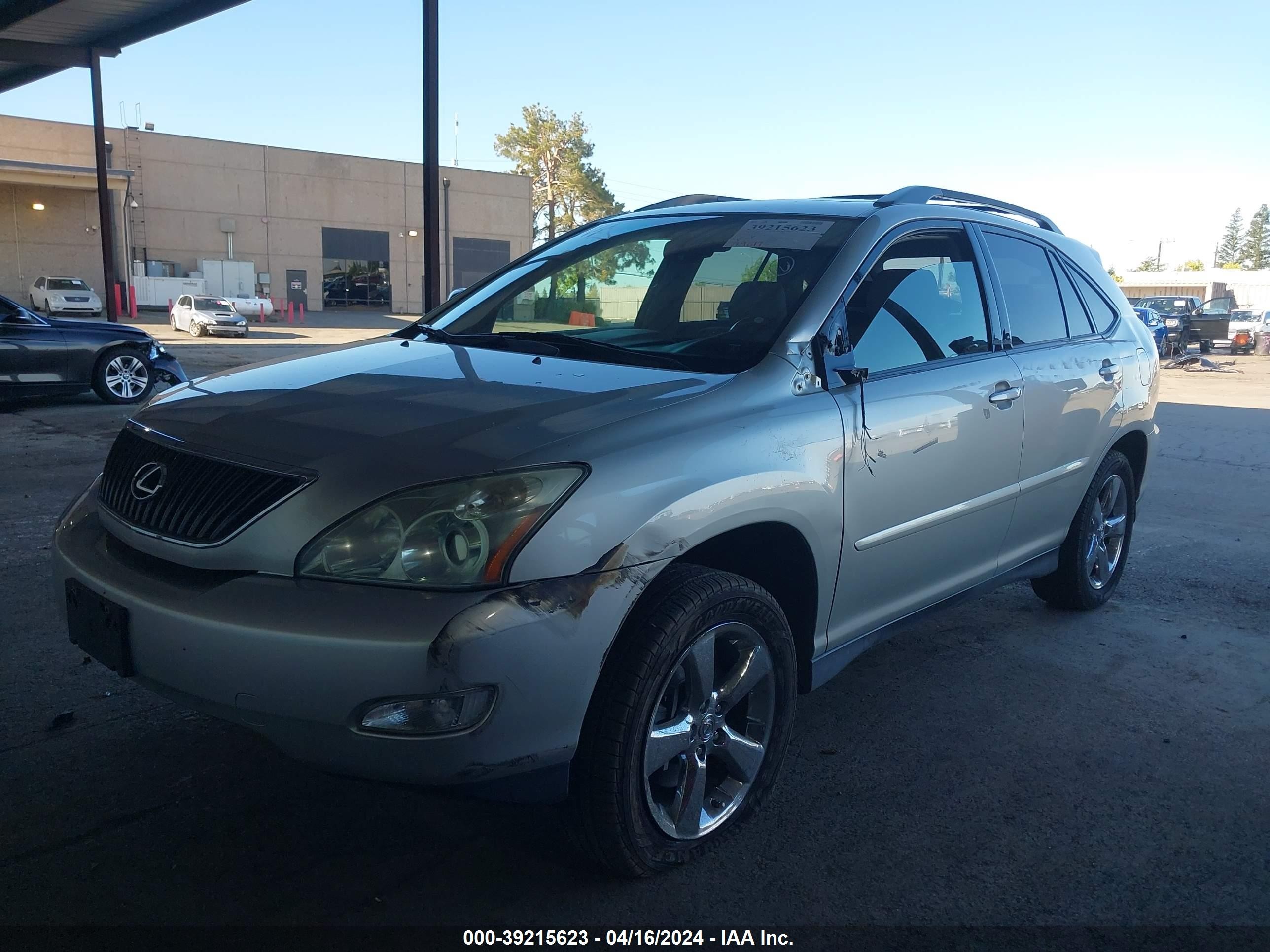 Photo 5 VIN: JTJGA31U340044253 - LEXUS RX 