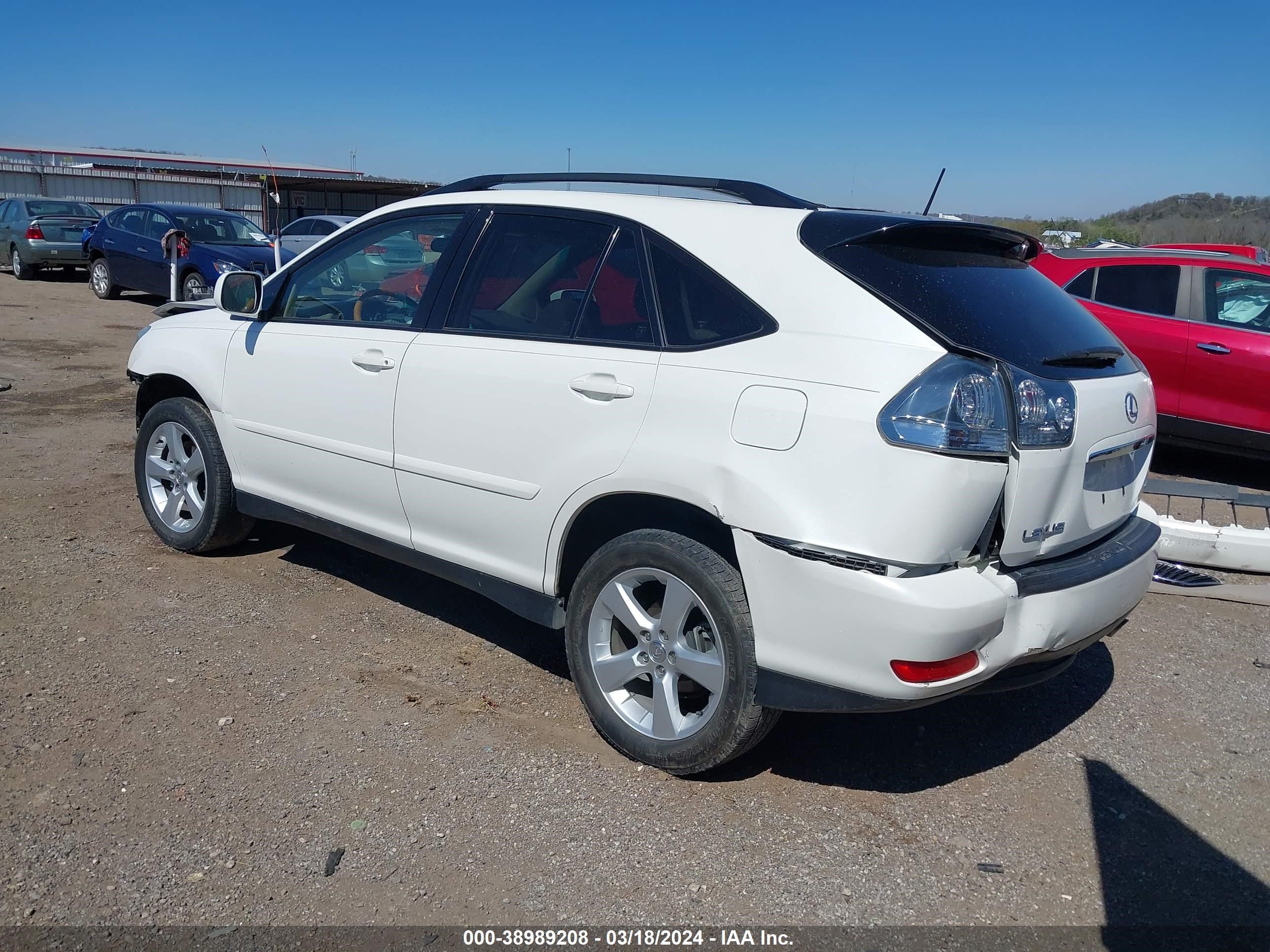 Photo 2 VIN: JTJGA31U350046943 - LEXUS RX 